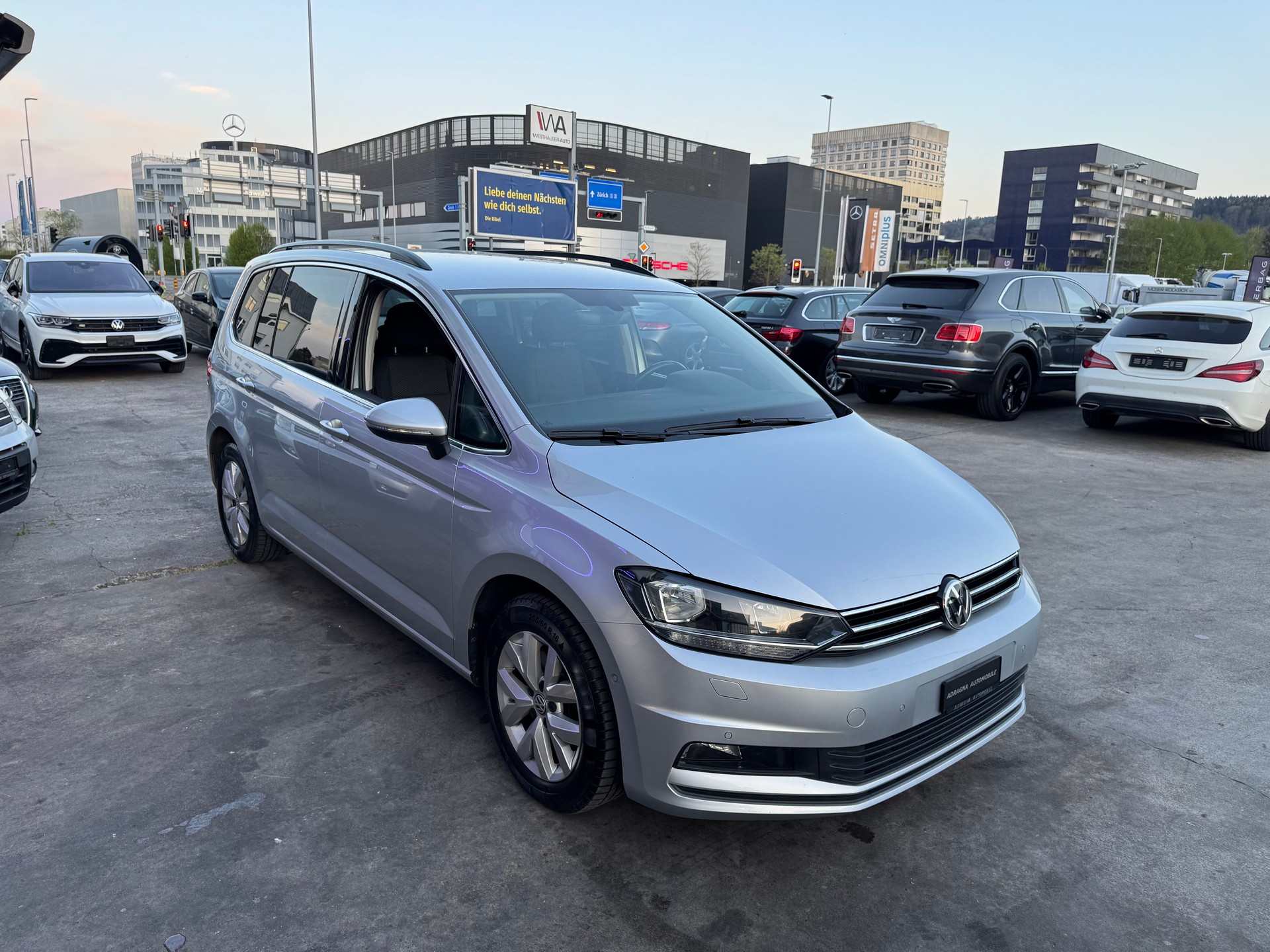 VW Touran 2.0 TDI BlueMotion Technology United DSG-image-7