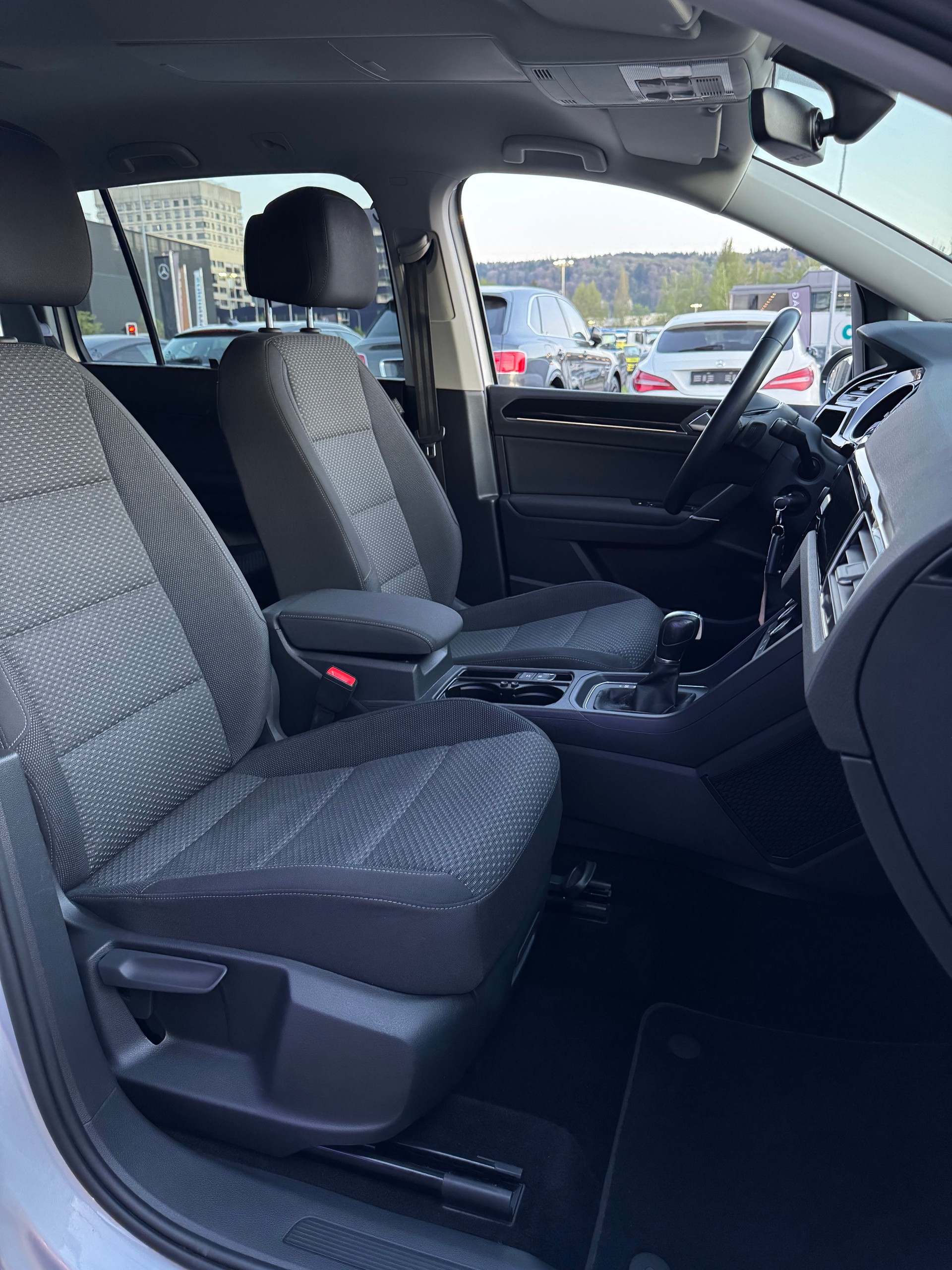 VW Touran 2.0 TDI BlueMotion Technology United DSG-image-19