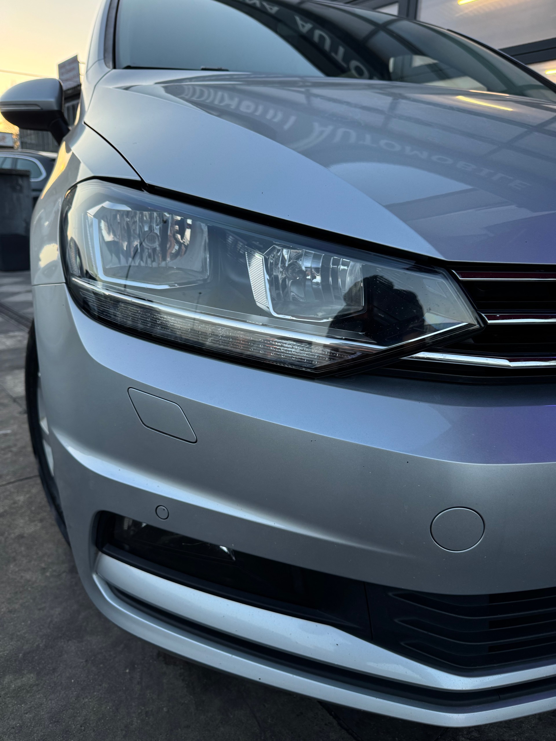 VW Touran 2.0 TDI BlueMotion Technology United DSG-showroom-element-2