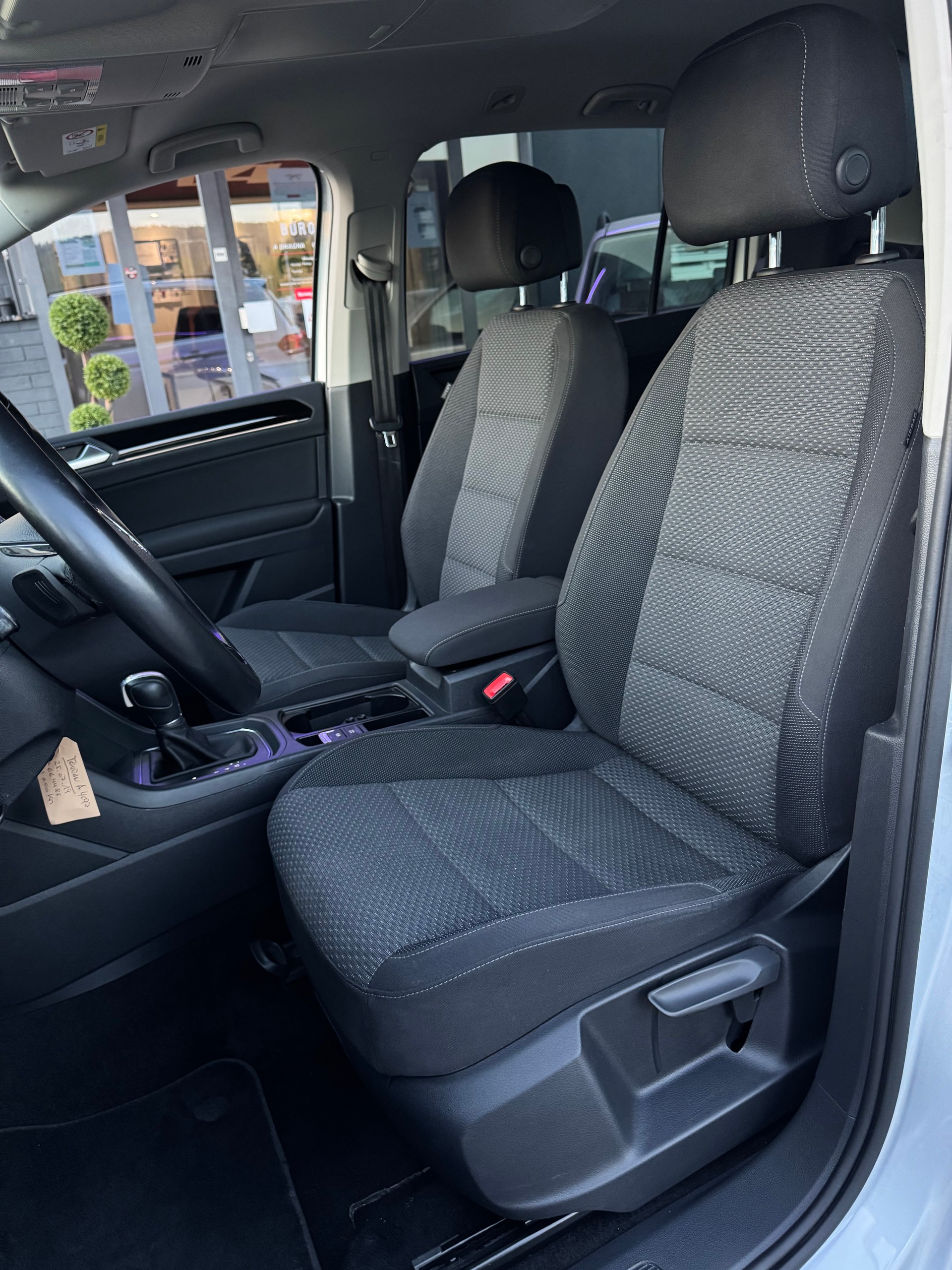 VW Touran 2.0 TDI BlueMotion Technology United DSG-image-10