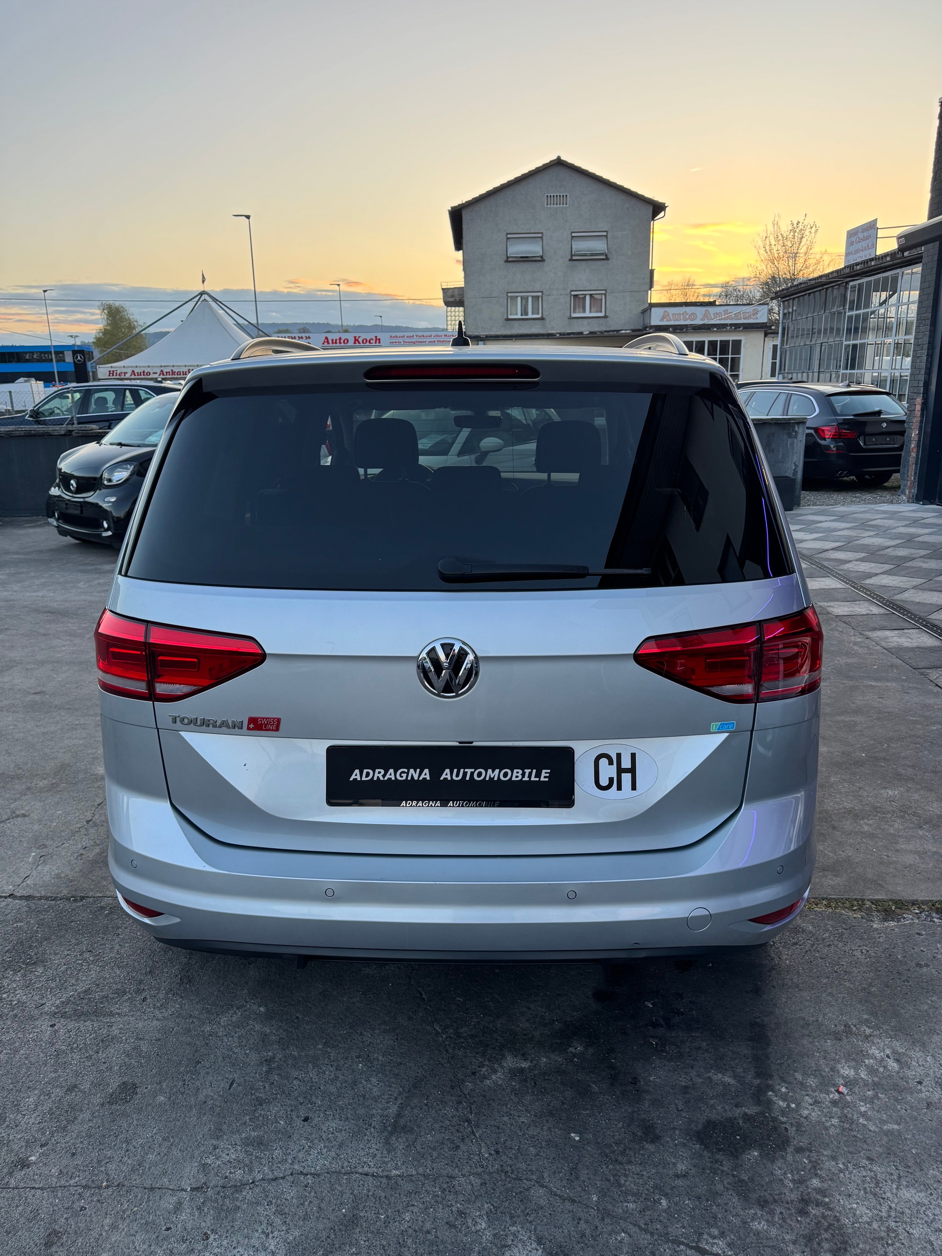 VW Touran 2.0 TDI BlueMotion Technology United DSG-image-6