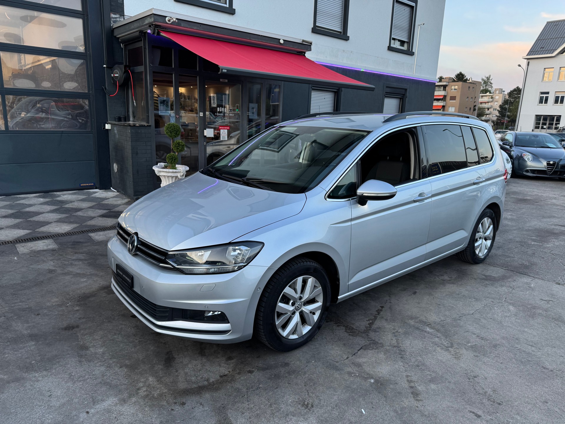 VW Touran 2.0 TDI BlueMotion Technology United DSG-showroom-element-3