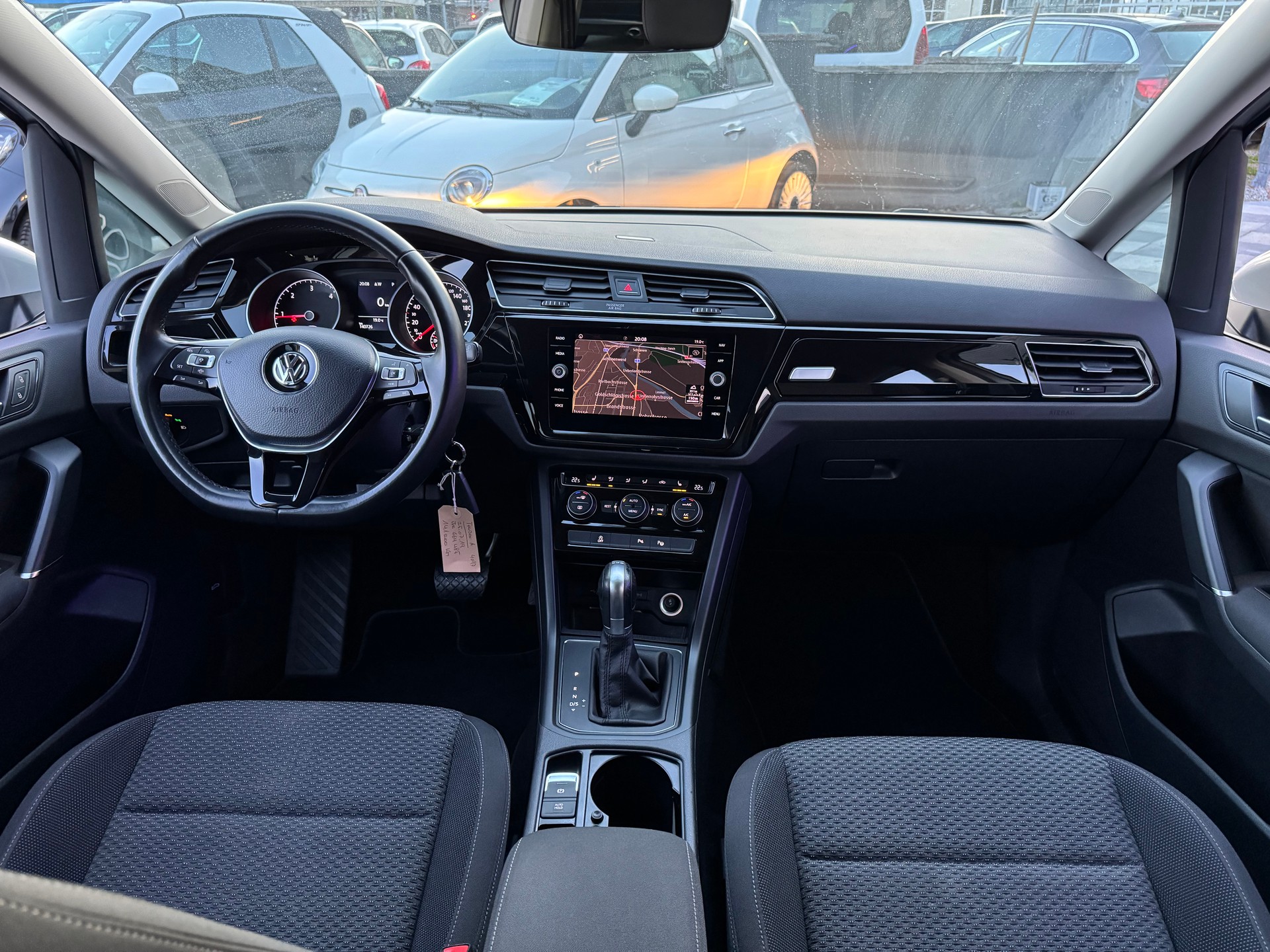 VW Touran 2.0 TDI BlueMotion Technology United DSG-image-12