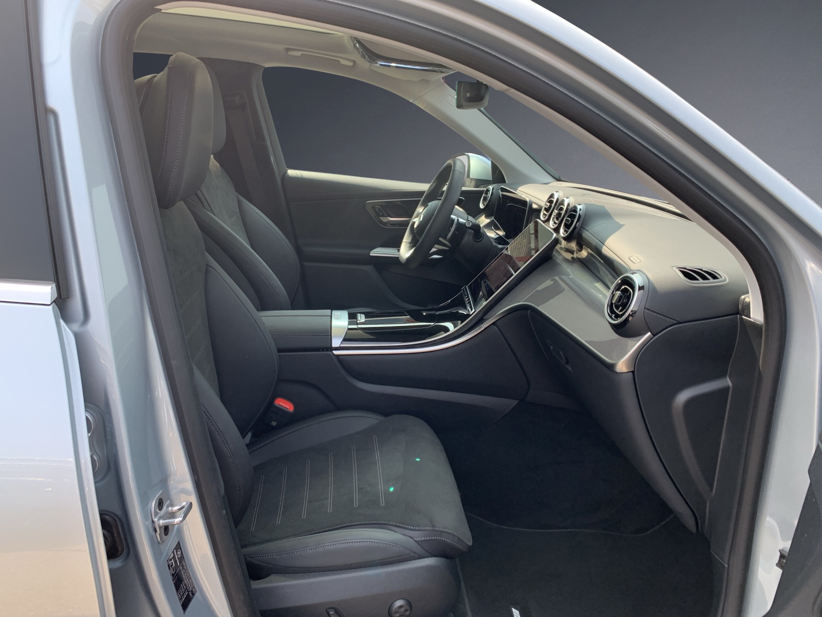 MERCEDES-BENZ GLC 300 e 4M 9G-Tronic-image-6