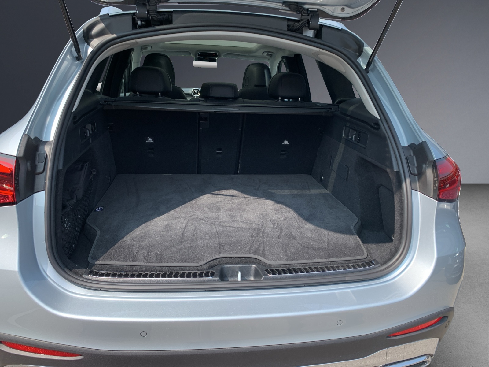 MERCEDES-BENZ GLC 300 e 4M 9G-Tronic-image-12