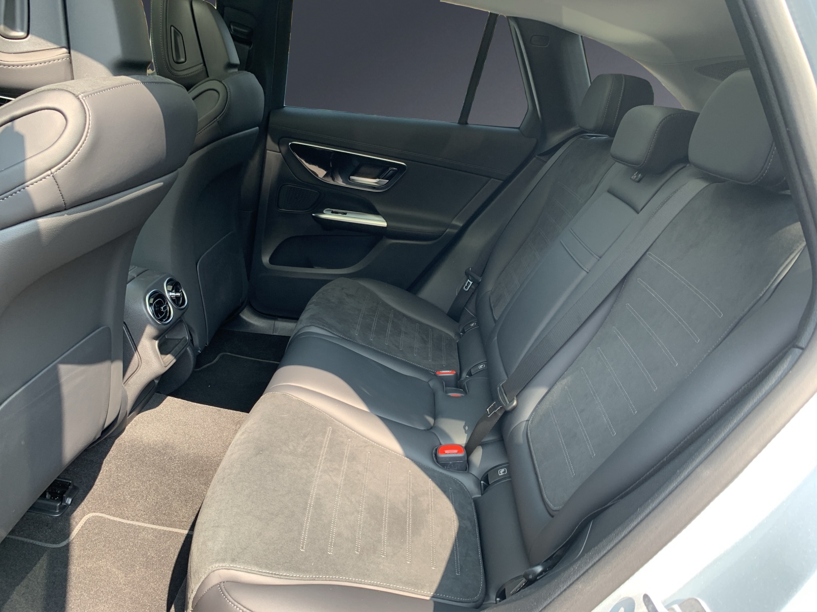 MERCEDES-BENZ GLC 300 e 4M 9G-Tronic-image-10