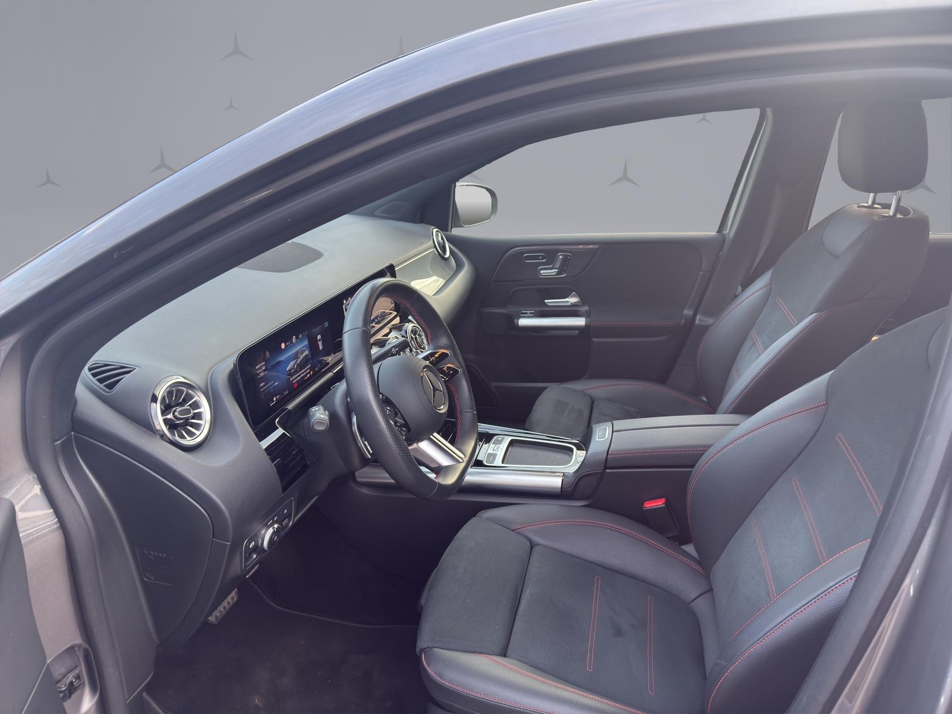 MERCEDES-BENZ B 220 d AMG Line-image-9