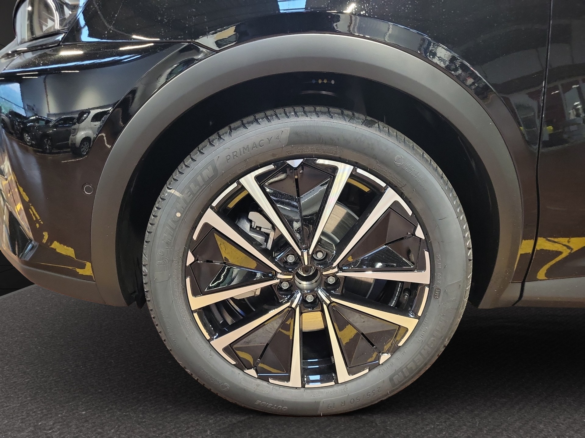 DS AUTOMOBILES DS7 E-Tense 4x4 Ligne Noire-showroom-element-3