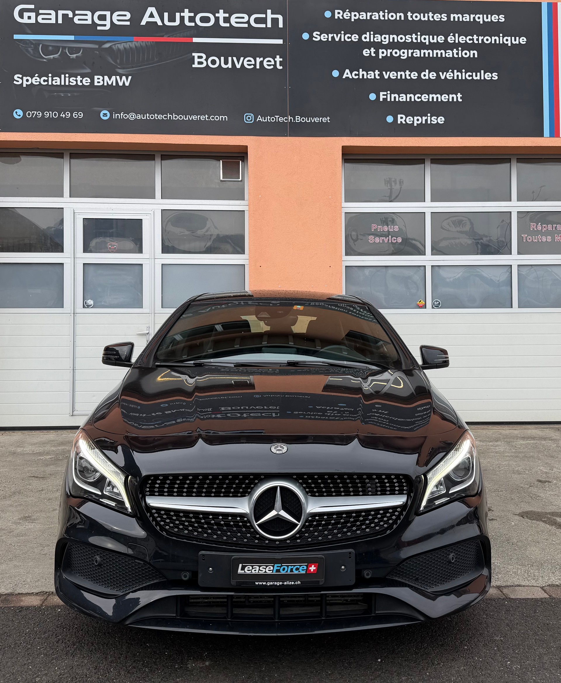 MERCEDES-BENZ CLA Shooting Brake 200 AMG Line 7G-DCT-image-4