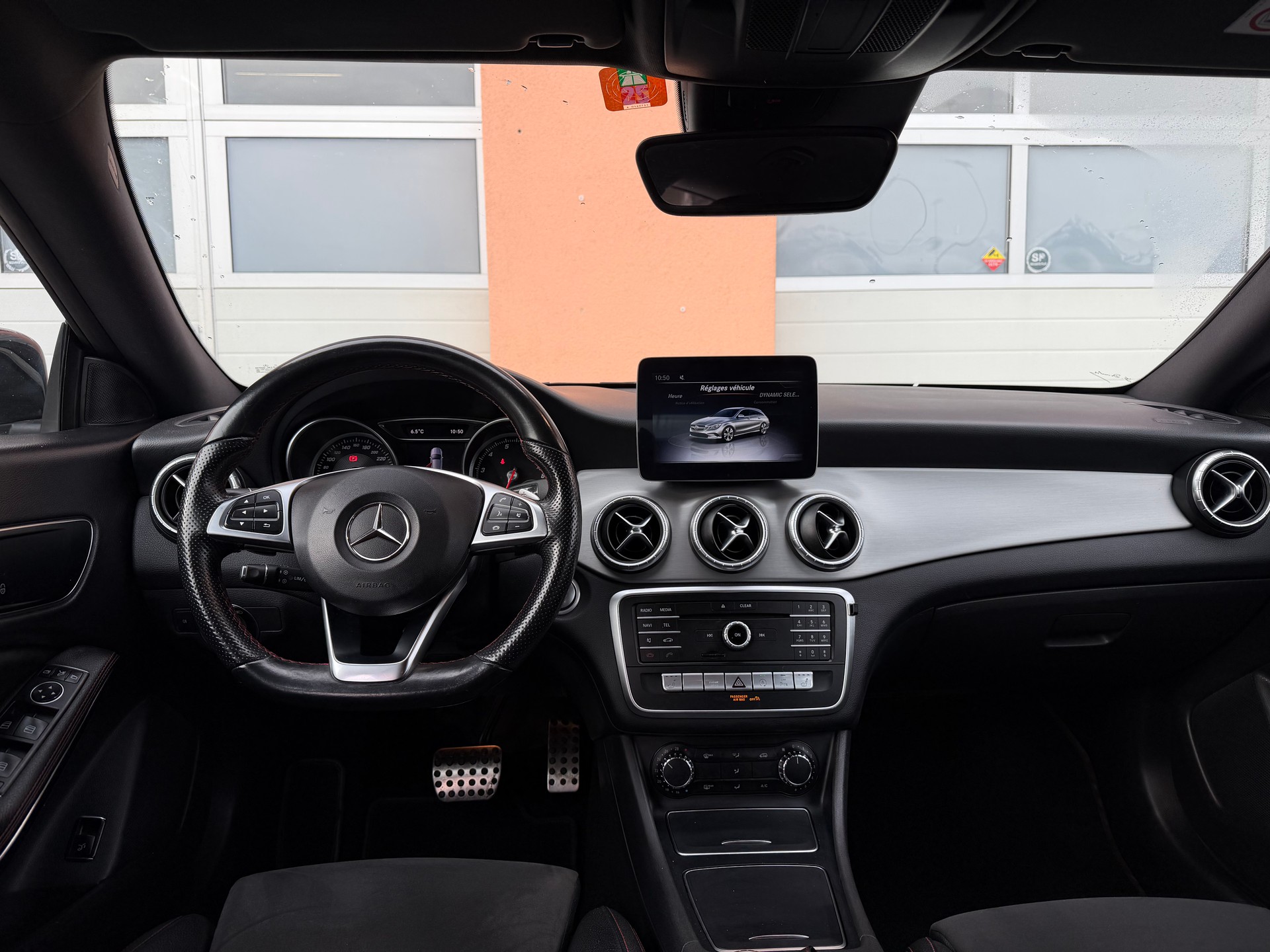 MERCEDES-BENZ CLA Shooting Brake 200 AMG Line 7G-DCT-image-8