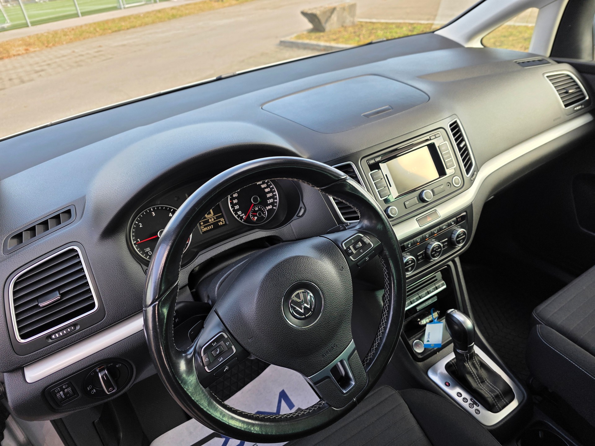VW Sharan 2.0 TDI BMT Comfortline DSG-image-12