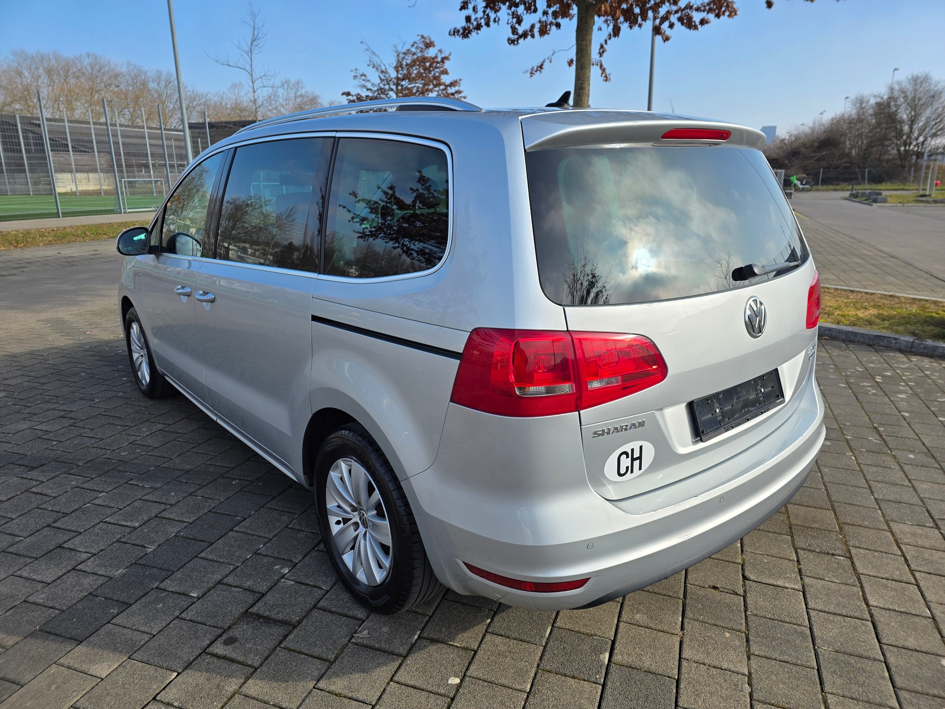 VW Sharan 2.0 TDI BMT Comfortline DSG-image-7