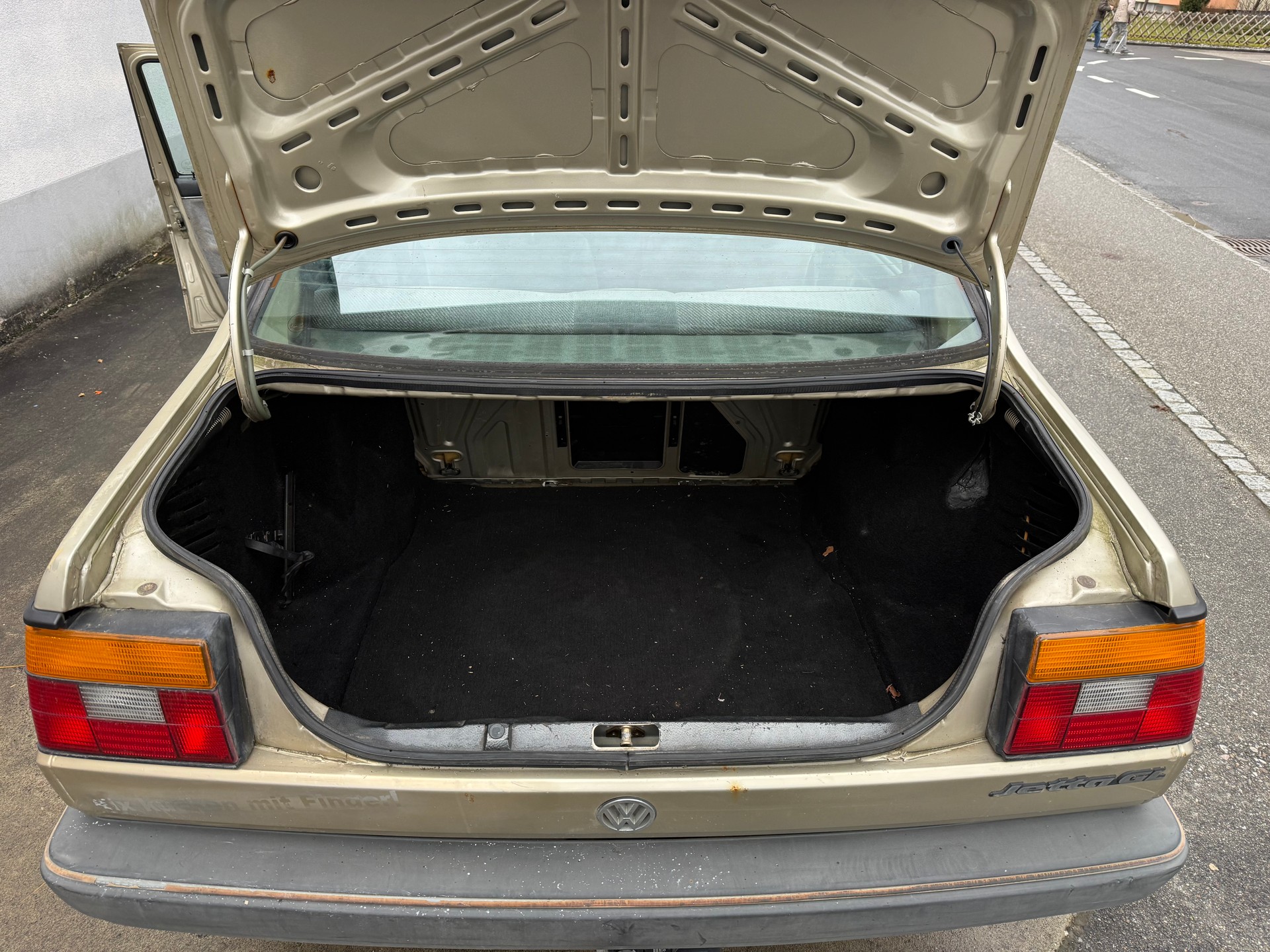 VW Jetta 1800 GL-image-13