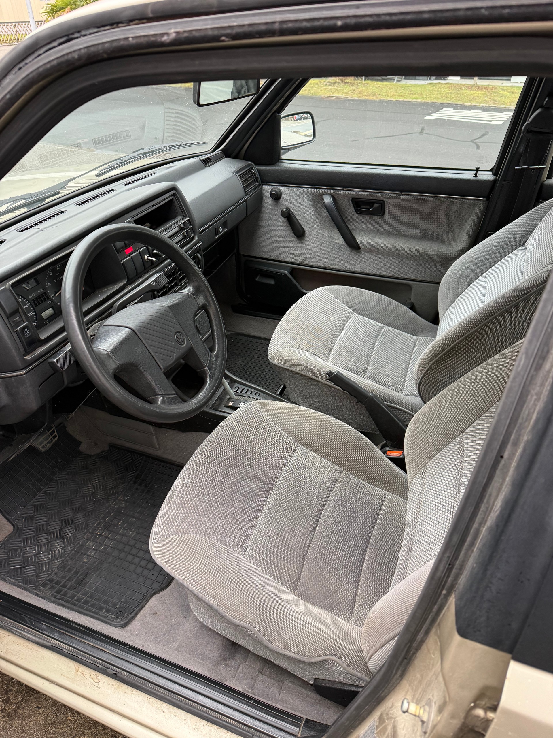 VW Jetta 1800 GL-image-11