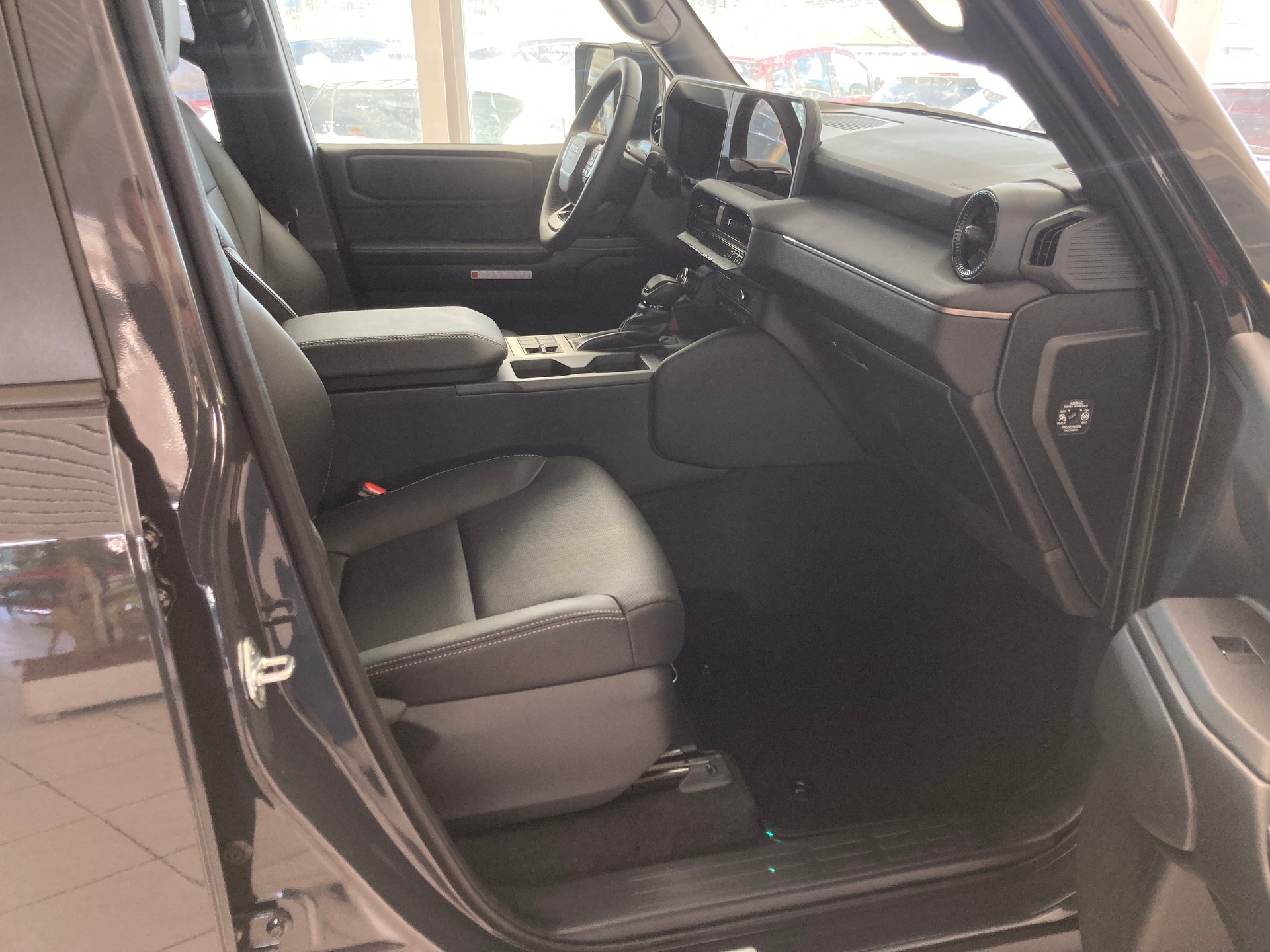 TOYOTA Land Cruiser 2.8TD Style-image-14
