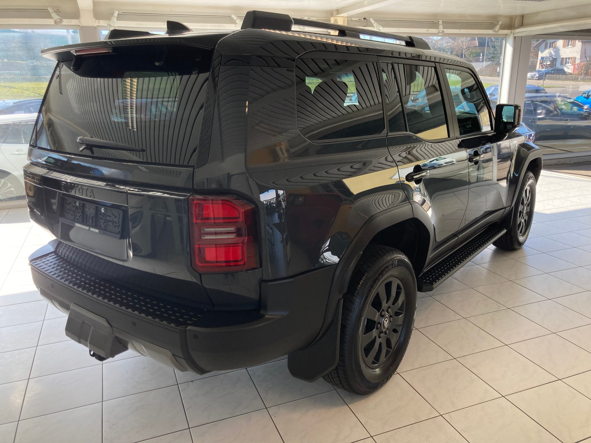 TOYOTA Land Cruiser 2.8TD Style-image-3