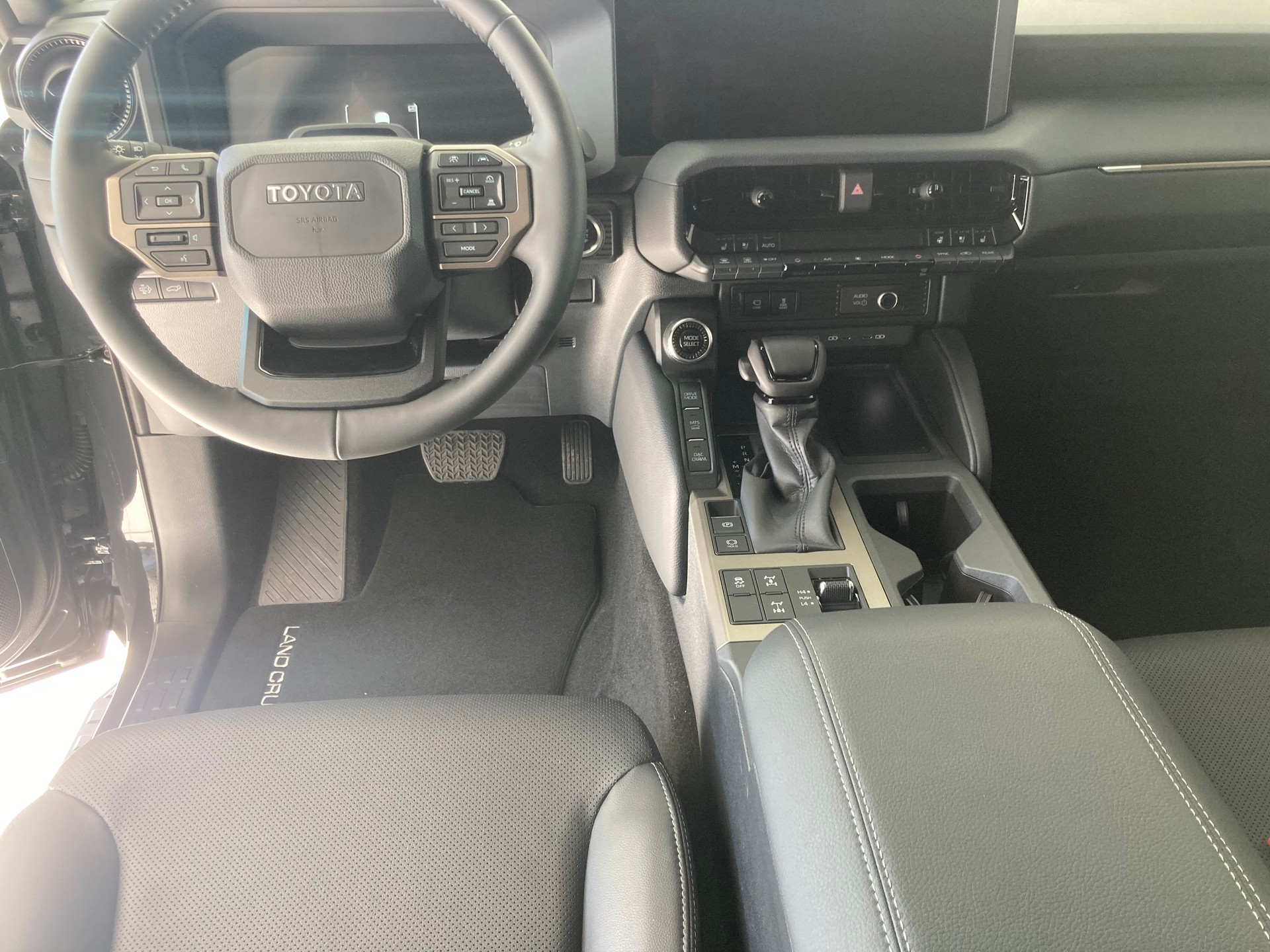 TOYOTA Land Cruiser 2.8TD Style-image-10