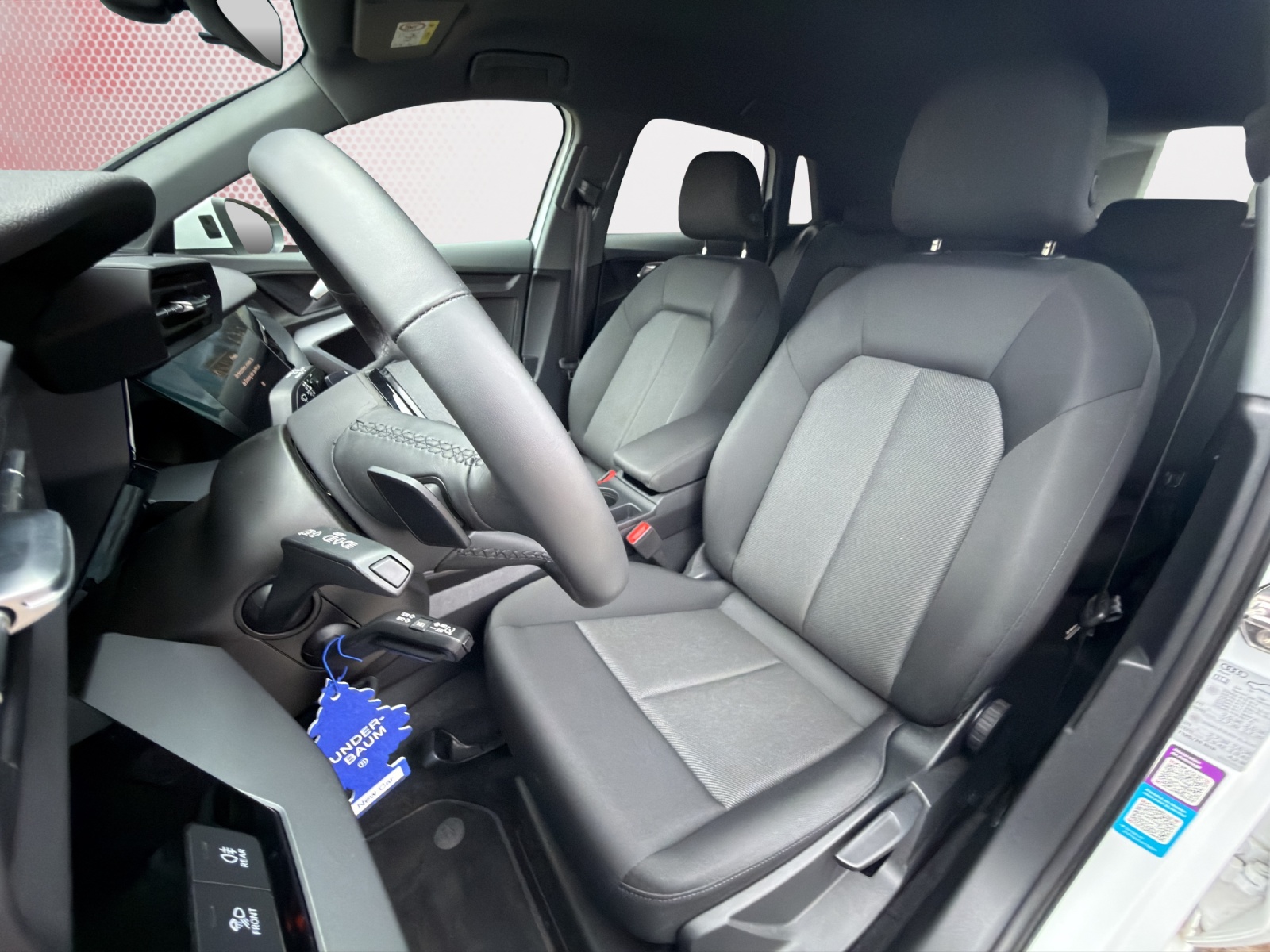 AUDI A3 Sportback 35 TFSI S line Attraction S-tronic * CH-Fahrzeug *-image-11