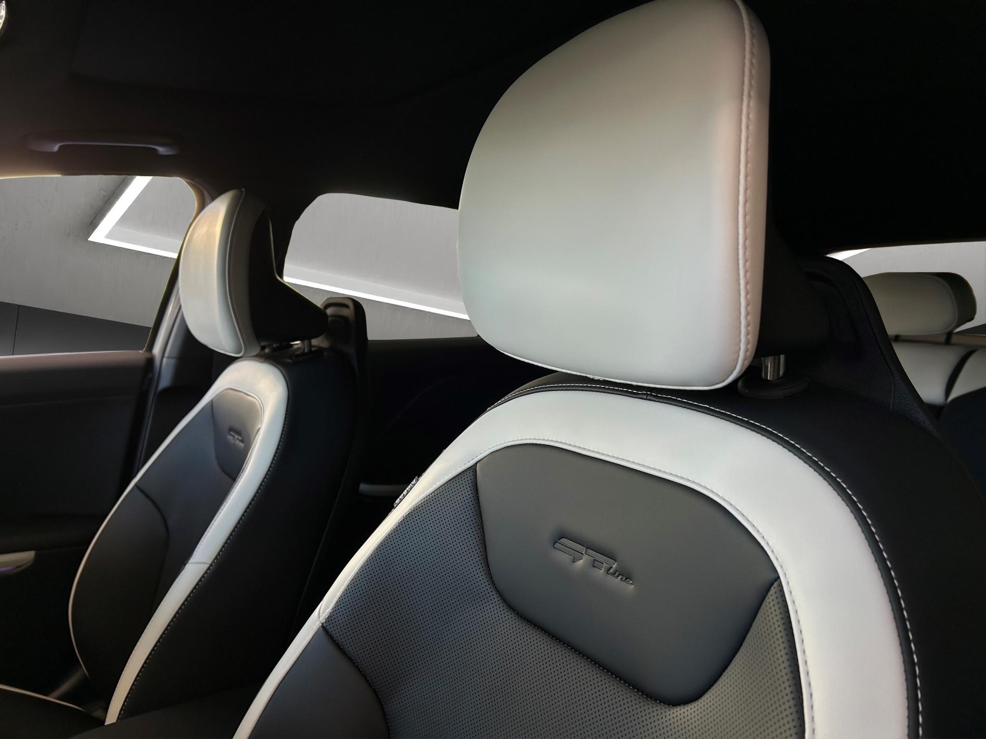 KIA K4 1.6 T-GDi GT-Line-image-11
