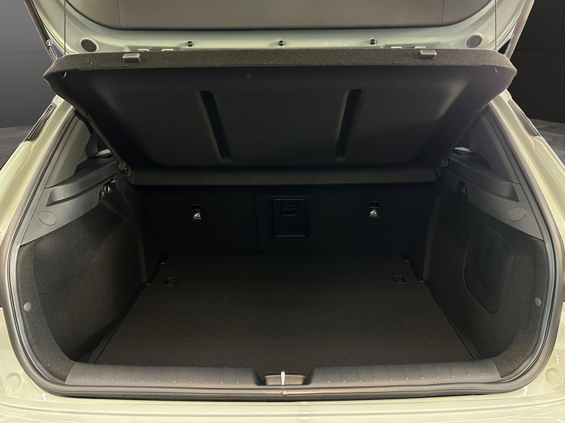 KIA K4 1.6 T-GDi GT-Line-image-12