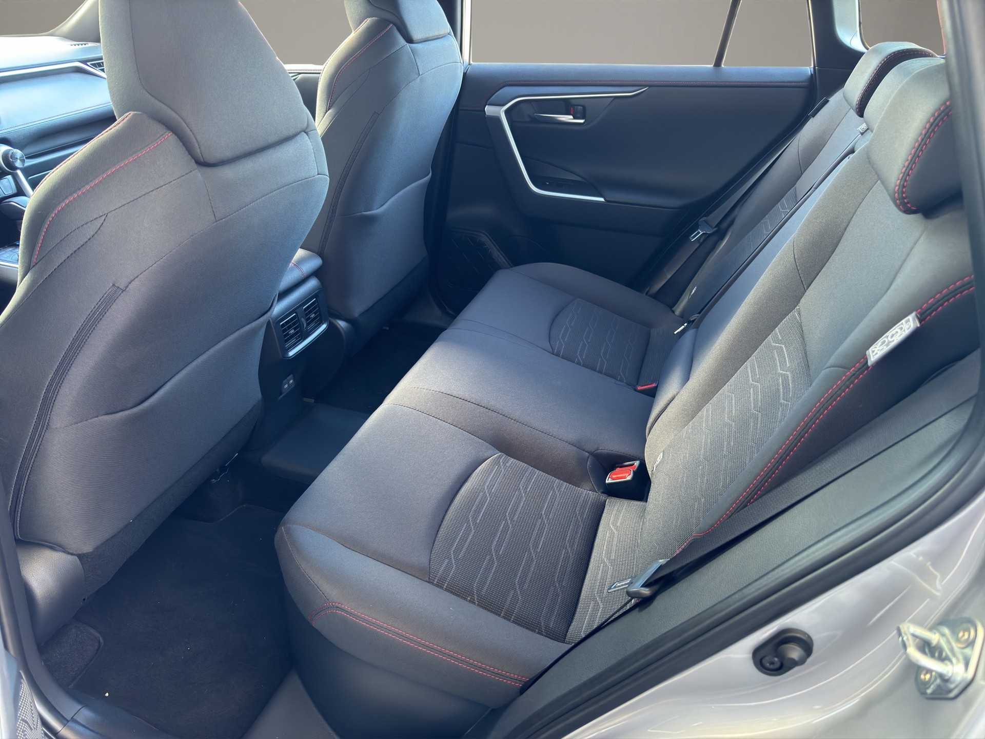 TOYOTA RAV-4 2.5 PHEV Trend e-CVT 4WD-image-10