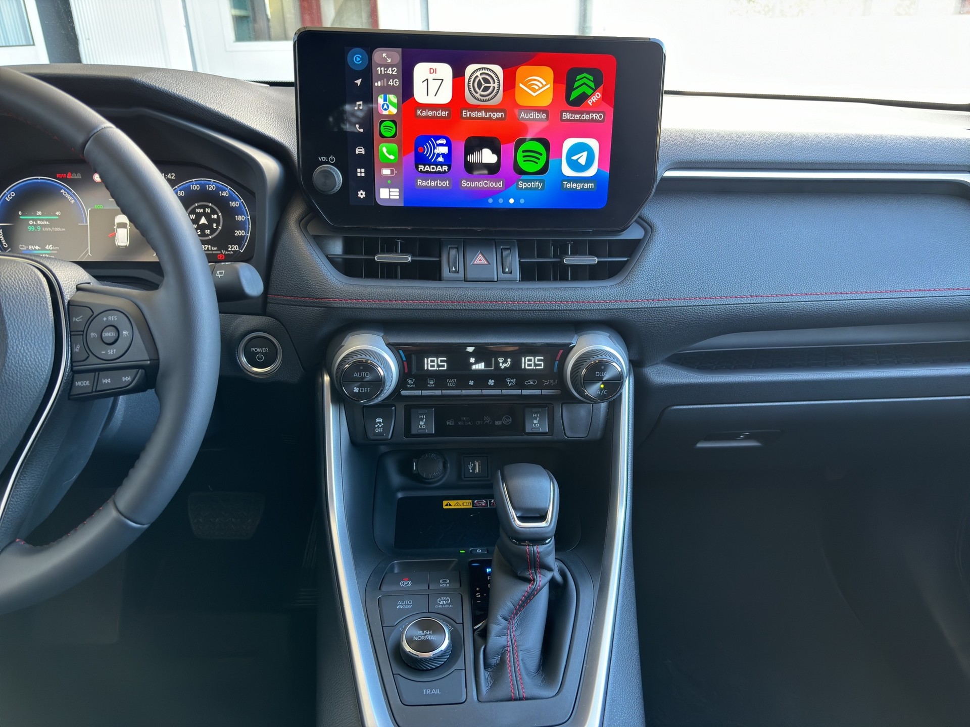 TOYOTA RAV-4 2.5 PHEV Trend e-CVT 4WD-image-24