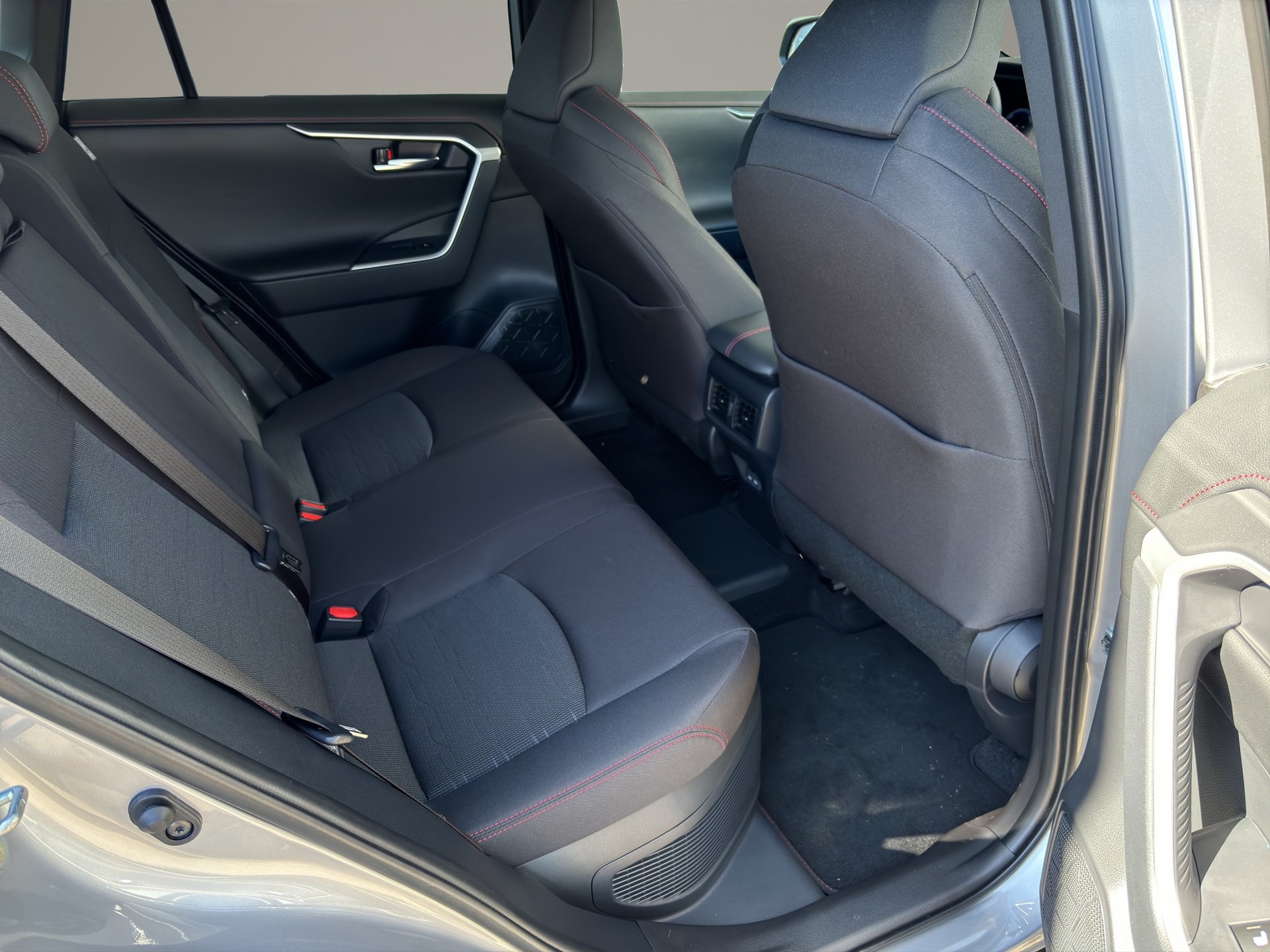 TOYOTA RAV-4 2.5 PHEV Trend e-CVT 4WD-image-11
