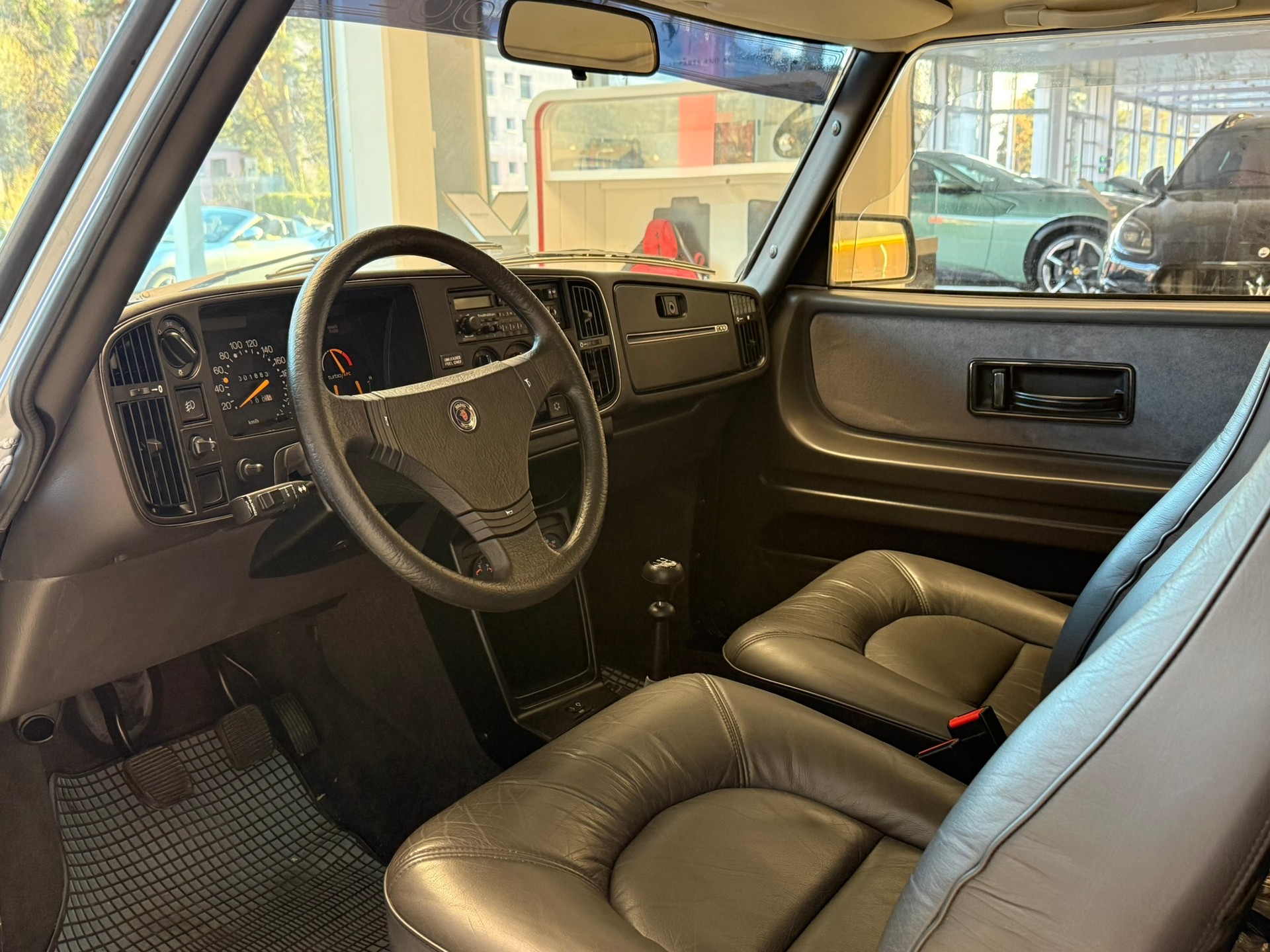SAAB 900 2.0 turbo 16 S-image-9