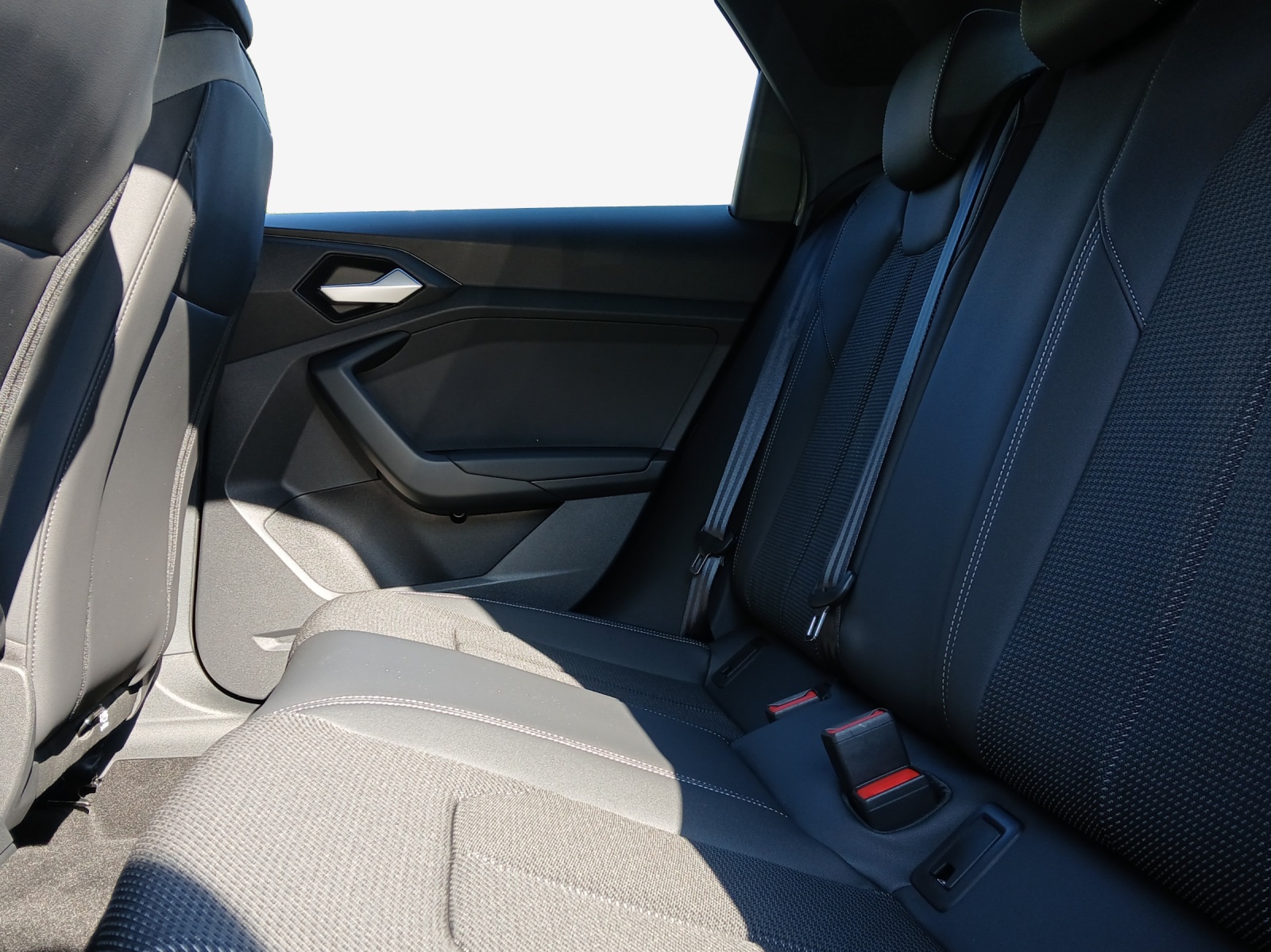 AUDI A1 Sportback 30 TFSI Attraction S-tronic-image-15