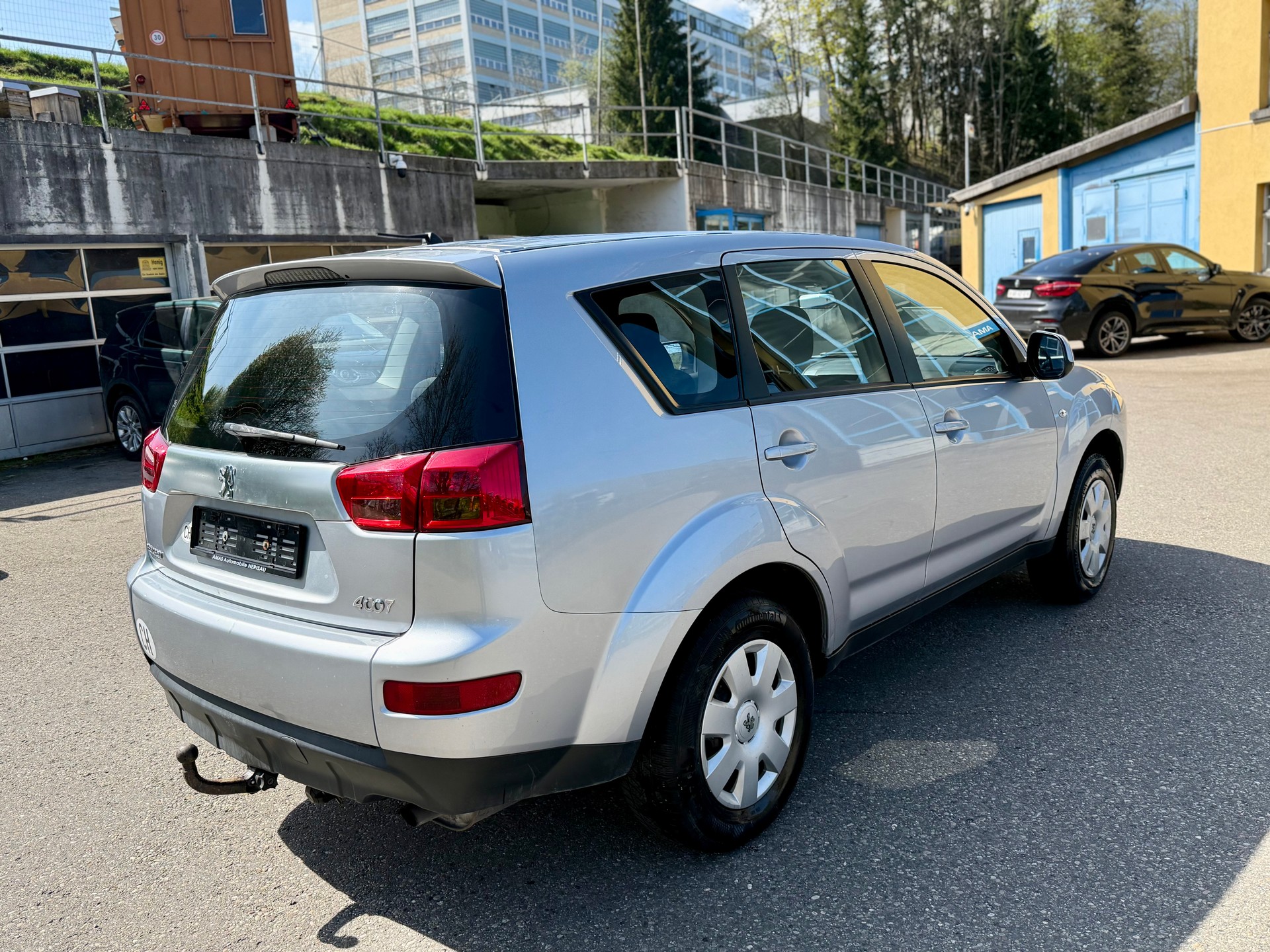 PEUGEOT 4007 2.4 Confort-image-4