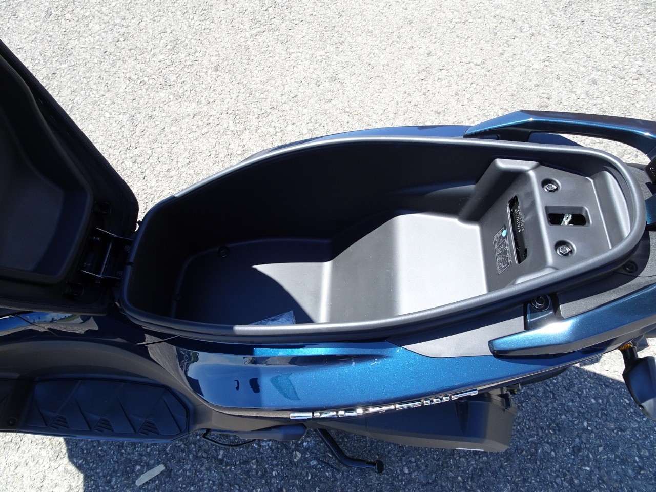 KYMCO Sky Town 125 Topcase-image-7