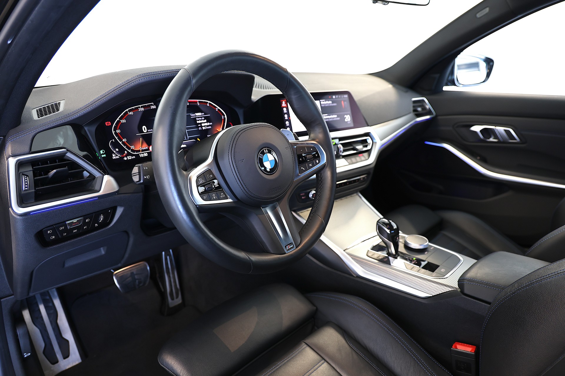 BMW 320d xDrive M Sport Steptronic-image-7