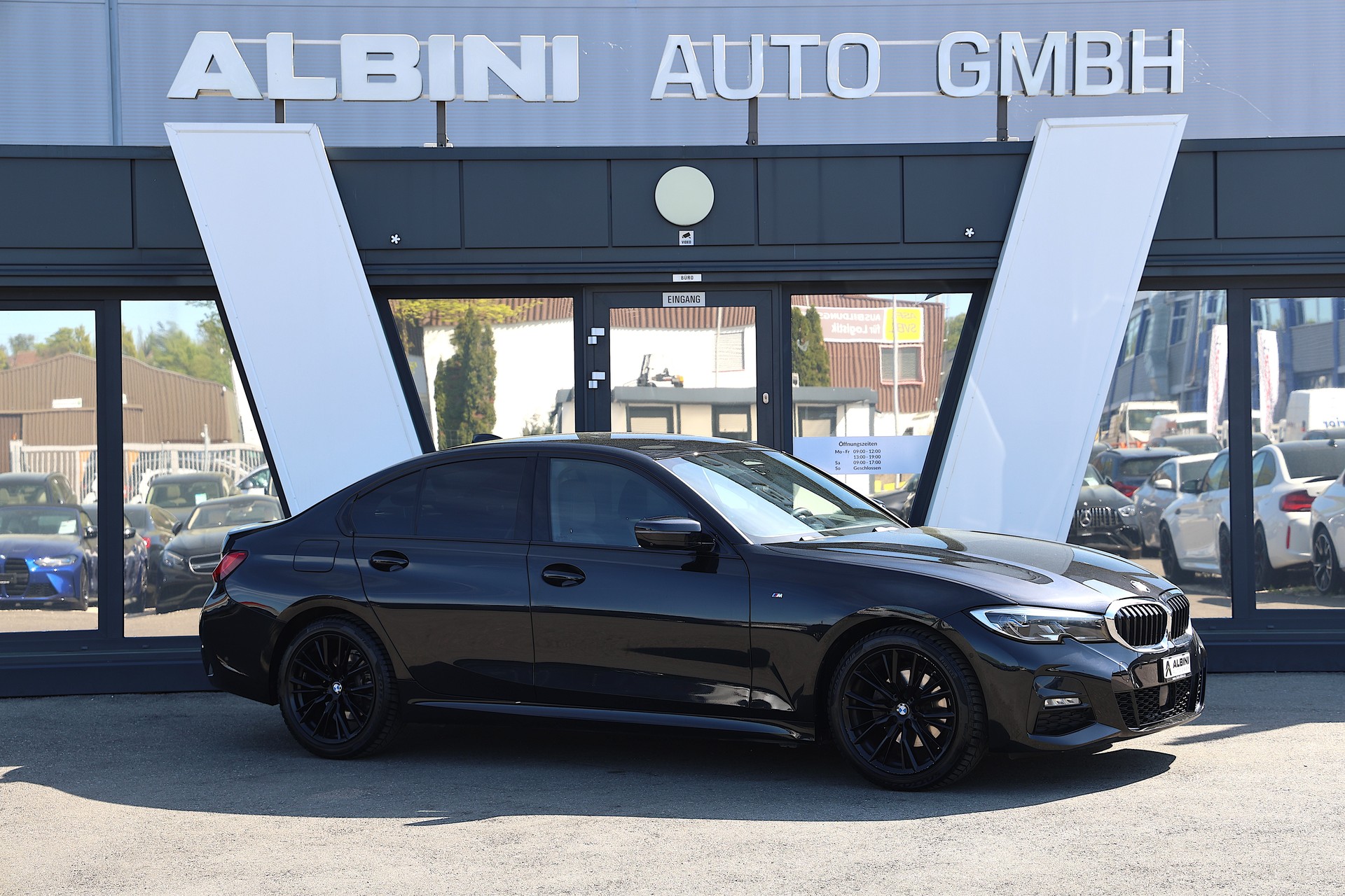 BMW 320d xDrive M Sport Steptronic-showroom-element-1