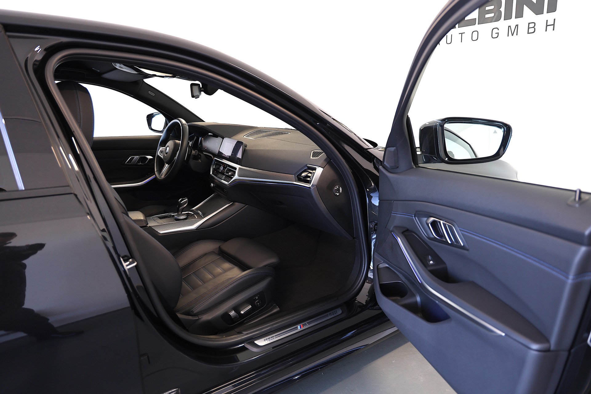BMW 320d xDrive M Sport Steptronic-image-10