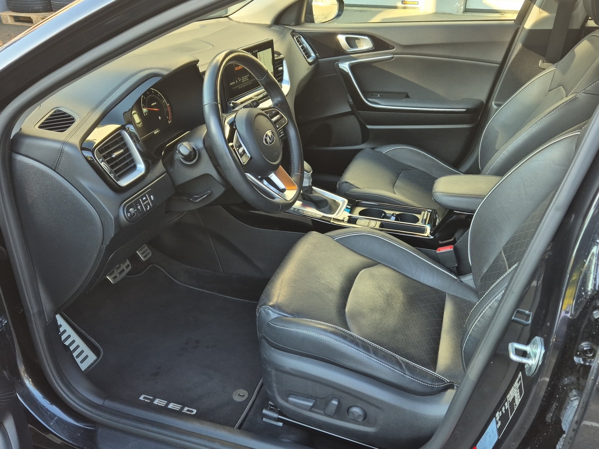 KIA Ceed 1.5 T-GDi MHEV Style DCT-image-8