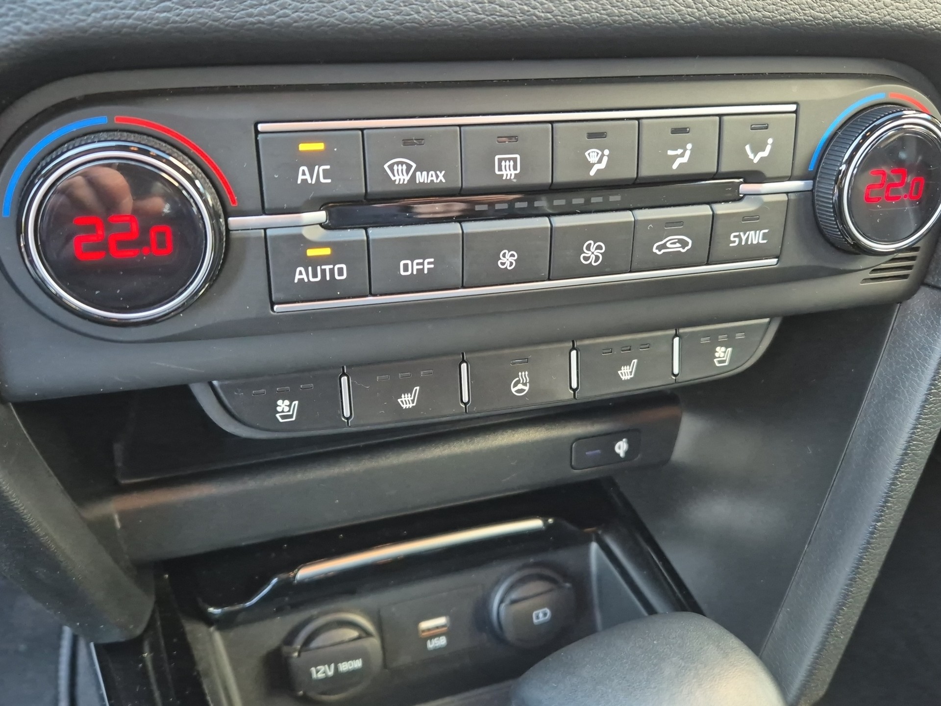 KIA Ceed 1.5 T-GDi MHEV Style DCT-image-16