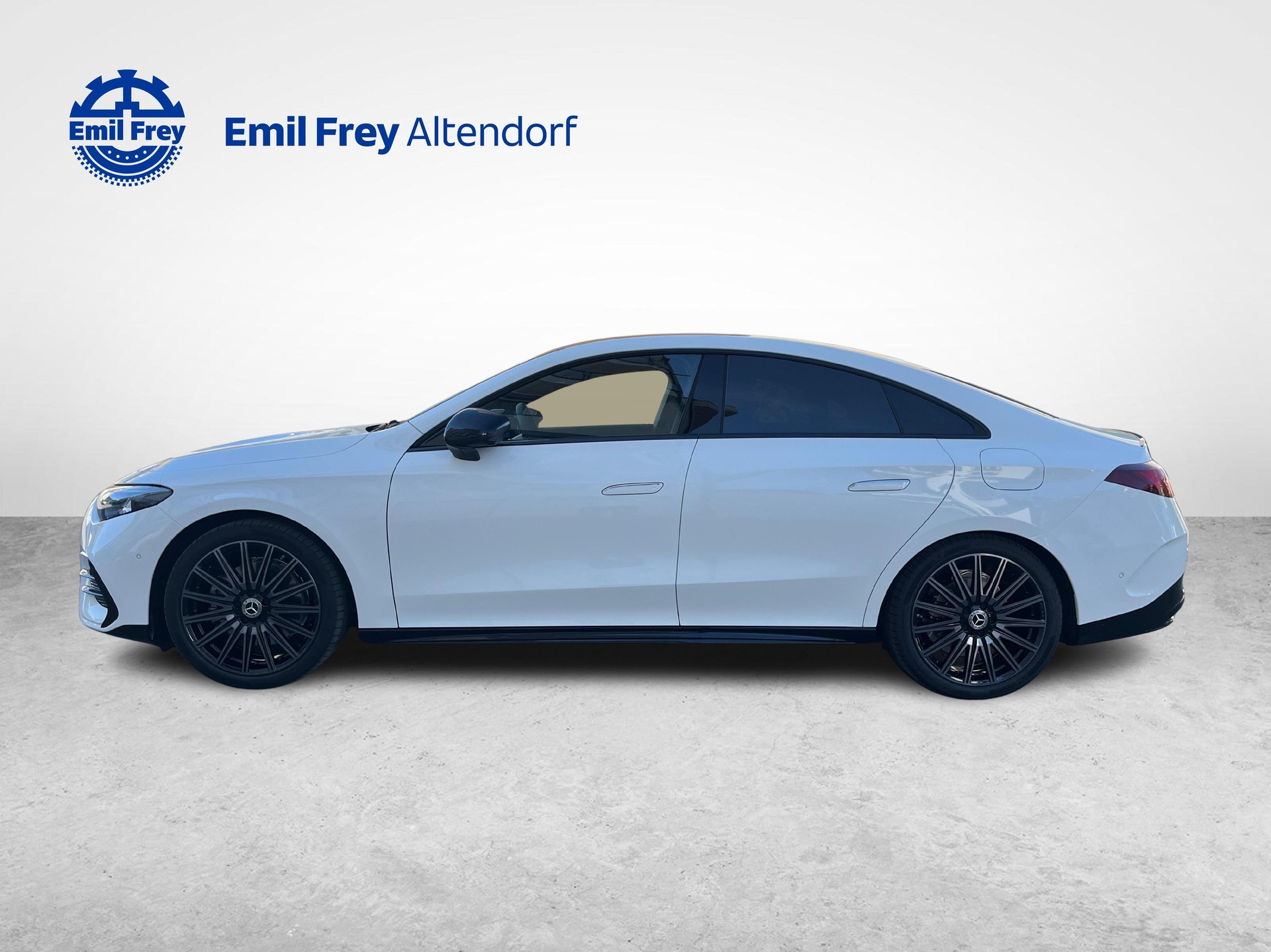 MERCEDES-BENZ CLA 220 4MATIC AMG Line-showroom-element-1