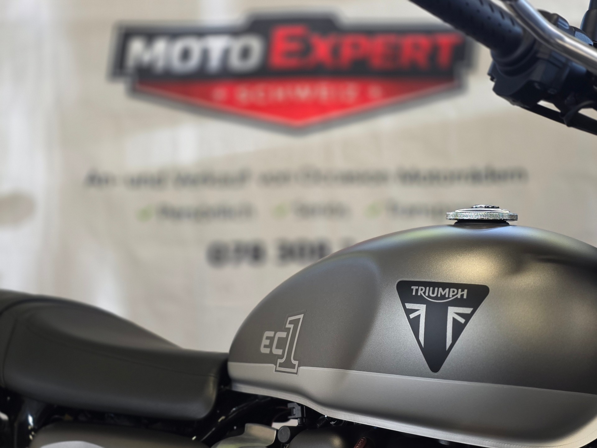 TRIUMPH Street Twin 900 Special Edition-image-2