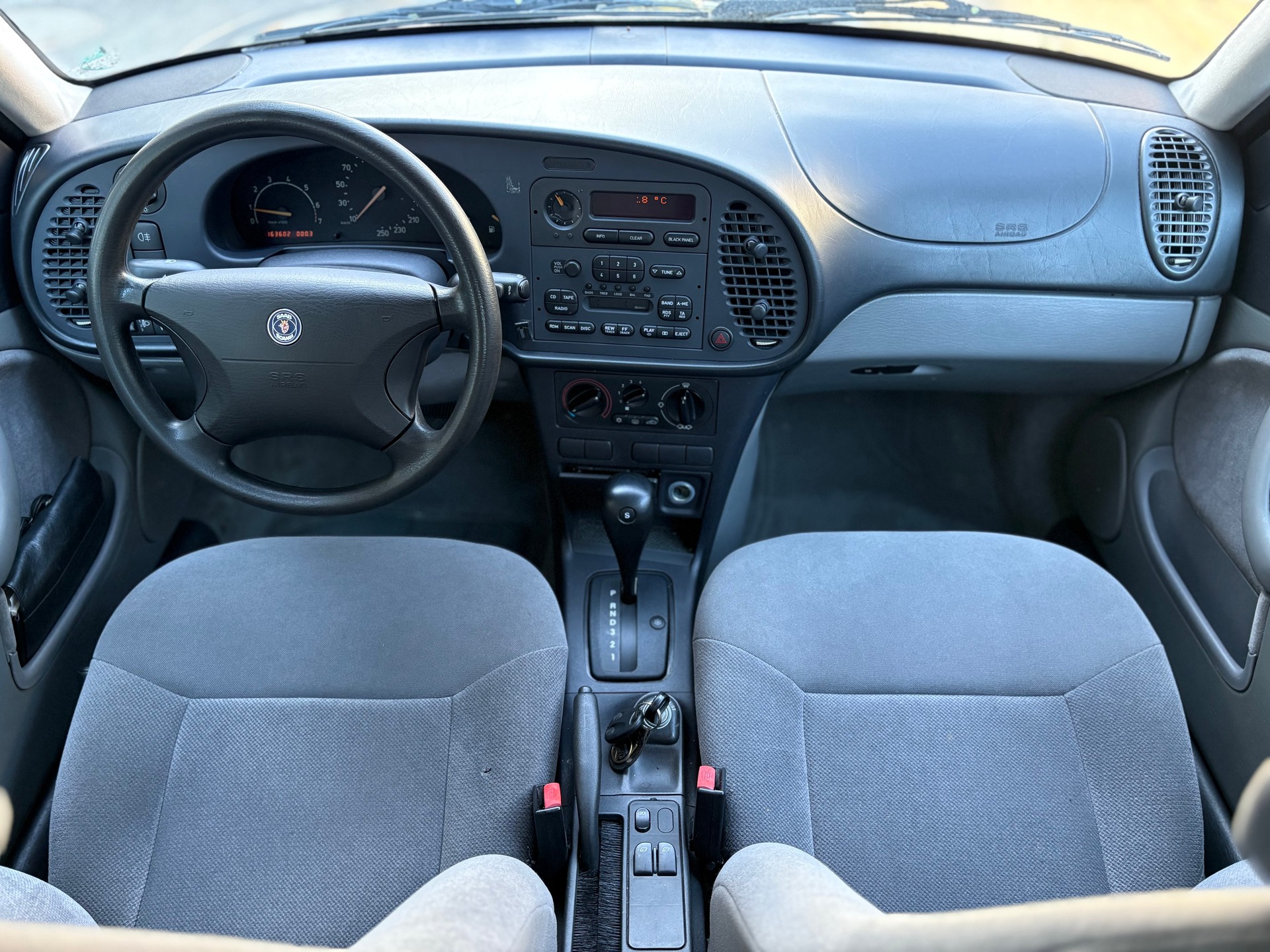 SAAB 900 S 2.0i-16-image-8