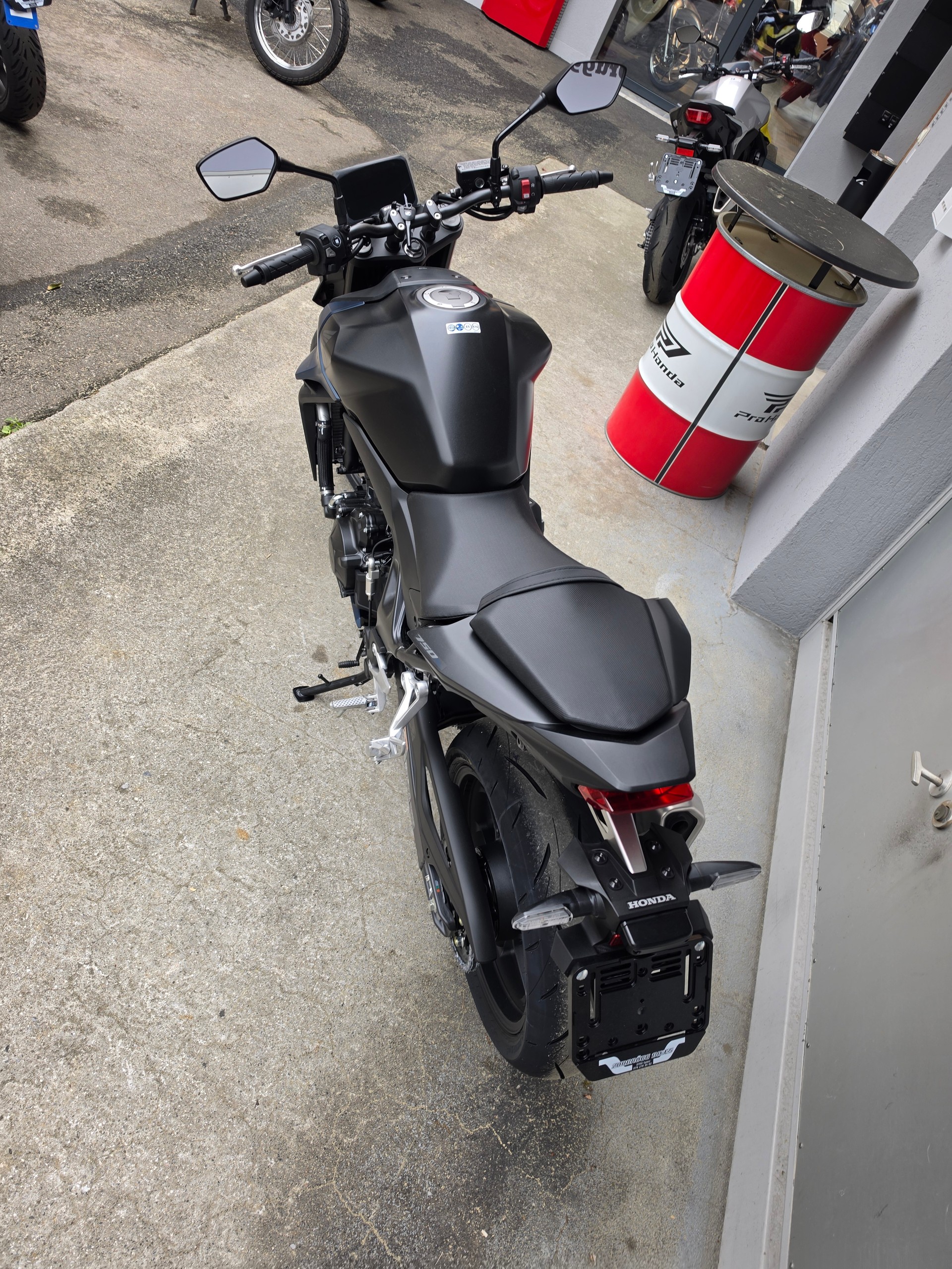 HONDA CB 750 Hornet E-clutch-image-5