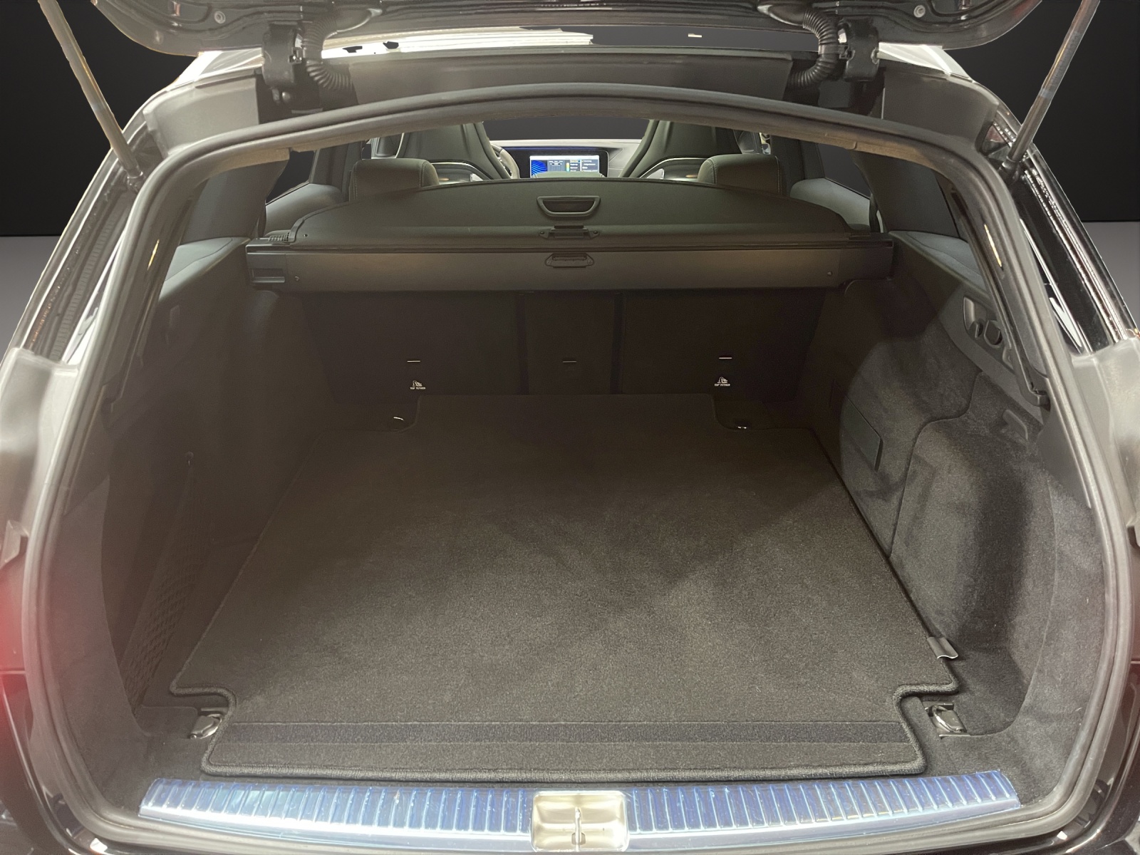 MERCEDES-BENZ E 53 AMG 4Matic-image-11