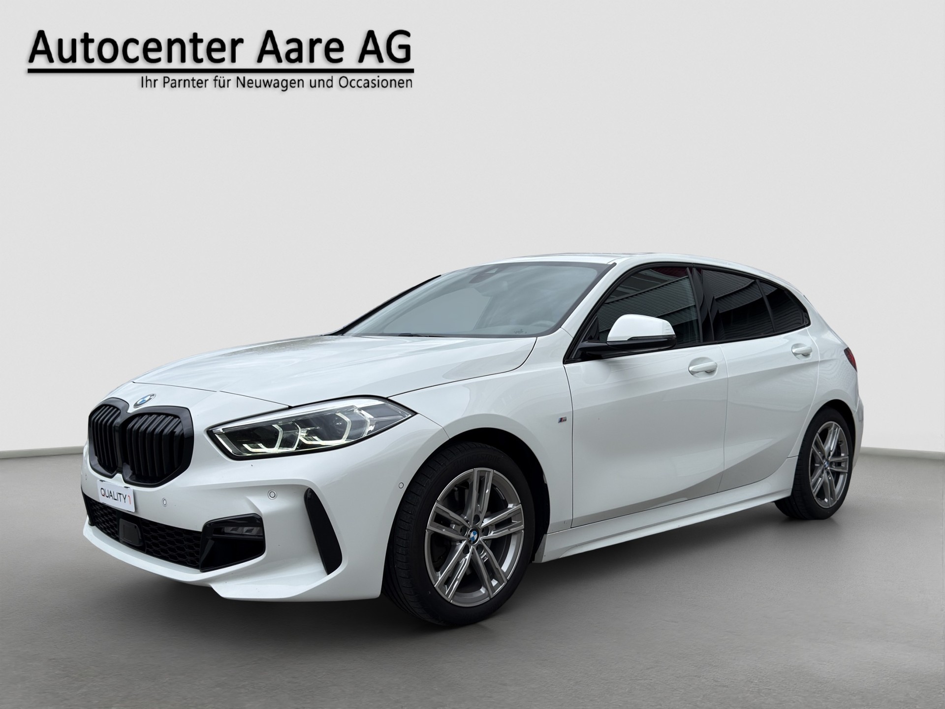 BMW 118d Steptronic M Sport-showroom-element-2