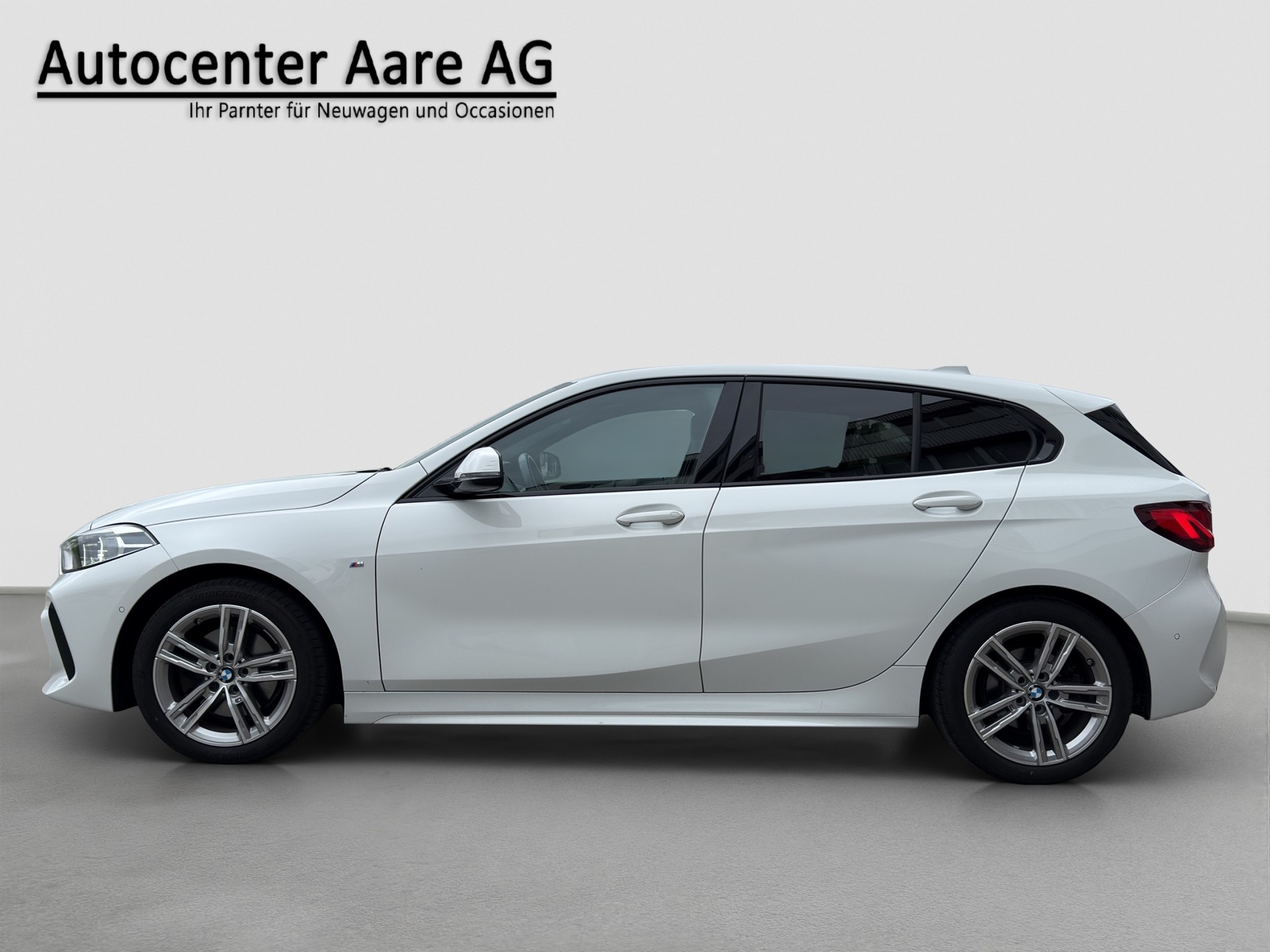 BMW 118d Steptronic M Sport-showroom-element-3