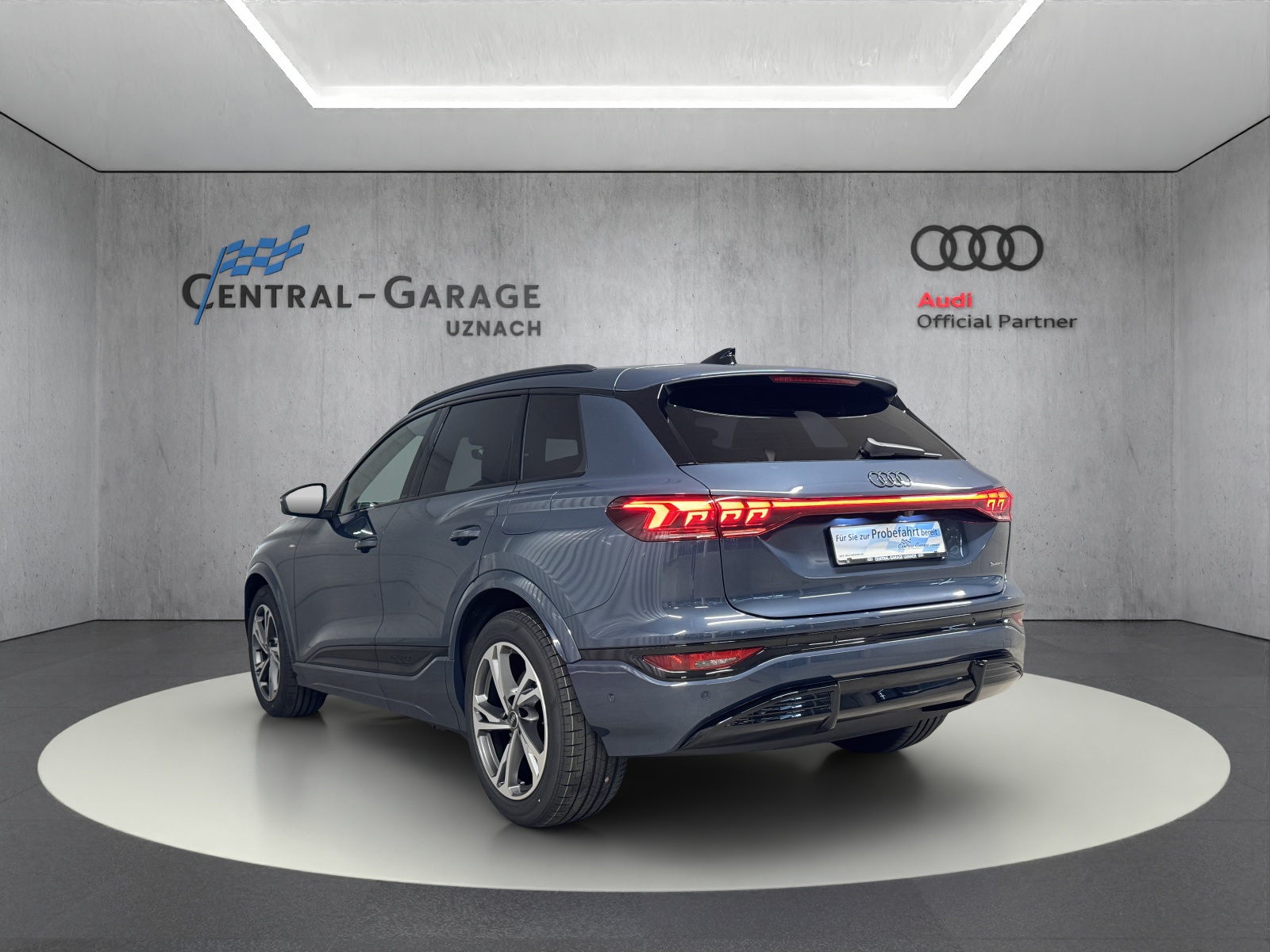 AUDI Q6 e-tron quattro-showroom-element-2