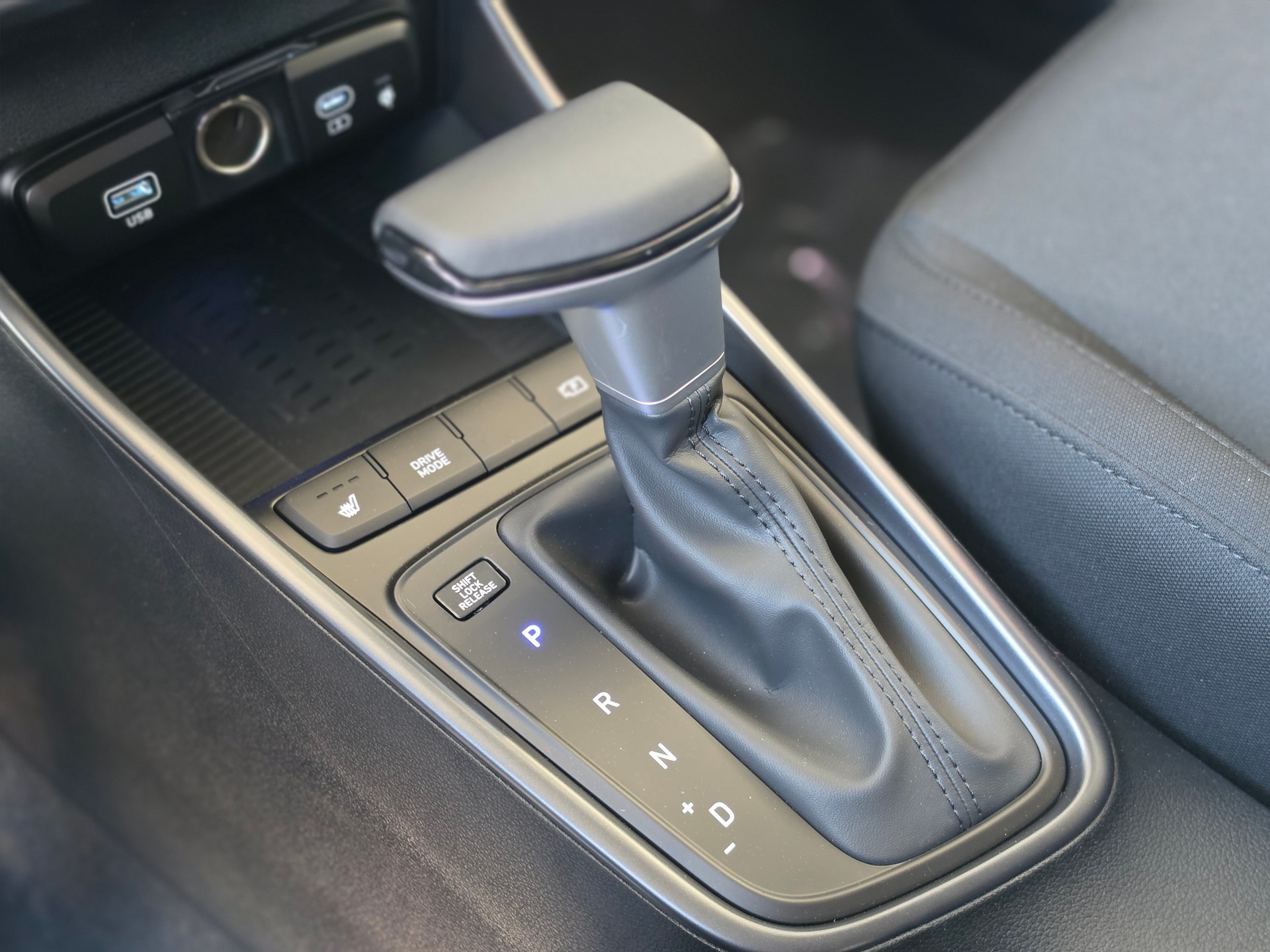 HYUNDAI i20 1.0 T-GDi Amplia DCT-image-7