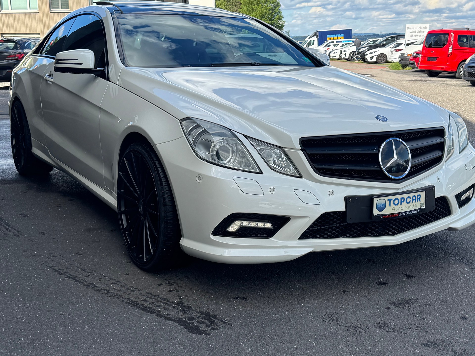 MERCEDES-BENZ E 350 CGI BlueEfficiency 7G-Tronic-image-11