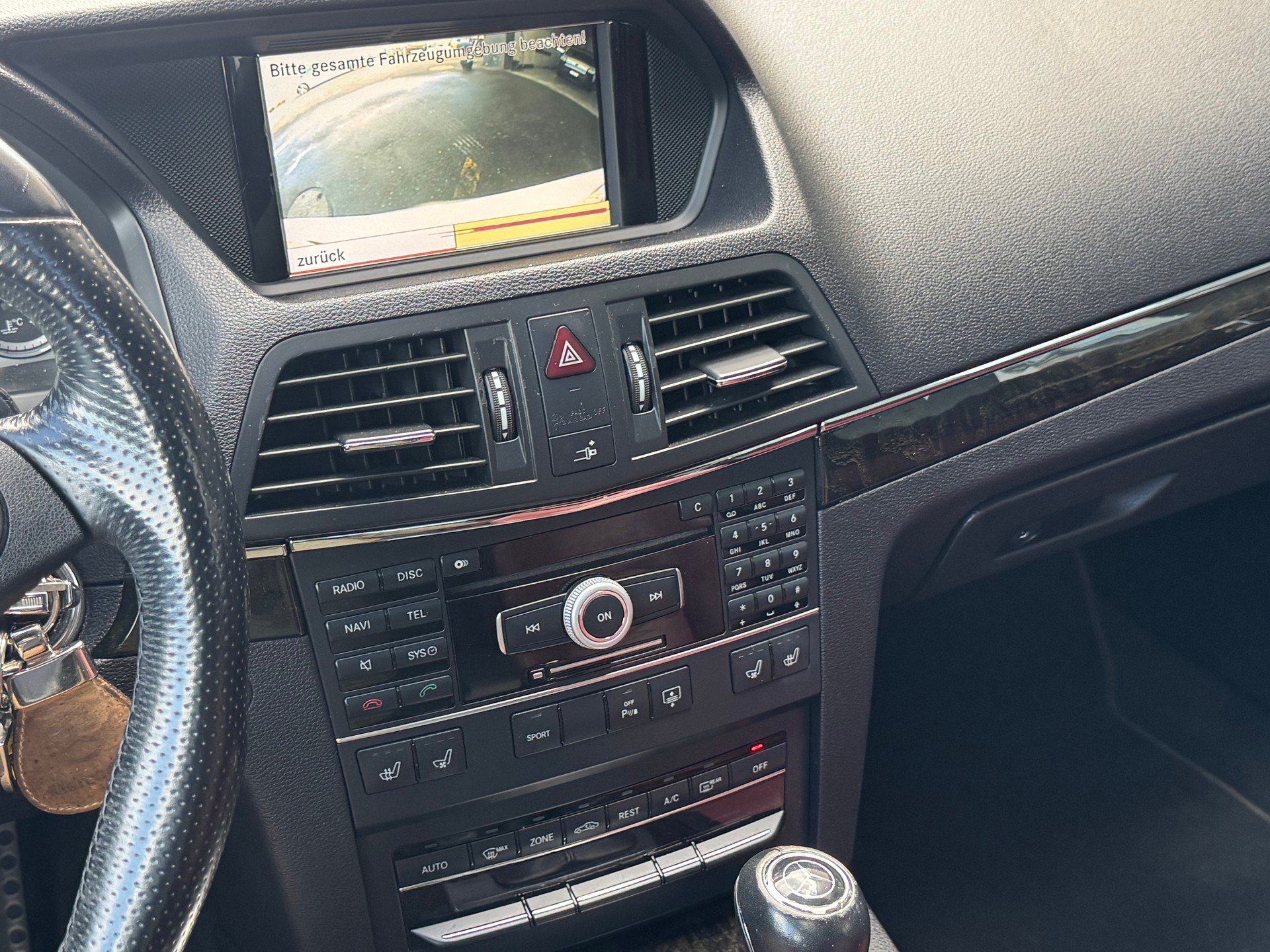 MERCEDES-BENZ E 350 CGI BlueEfficiency 7G-Tronic-image-10