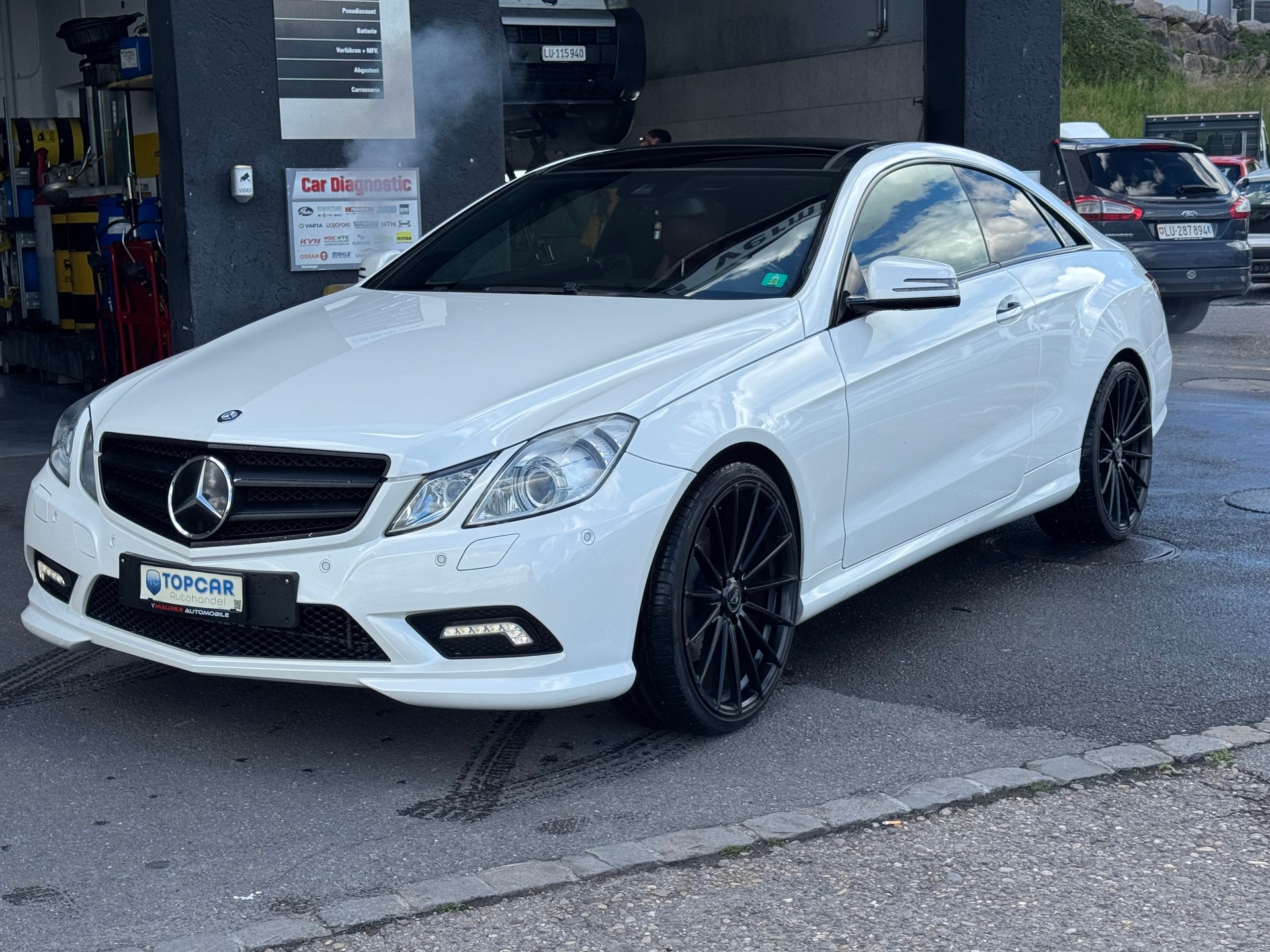 MERCEDES-BENZ E 350 CGI BlueEfficiency 7G-Tronic-image-12