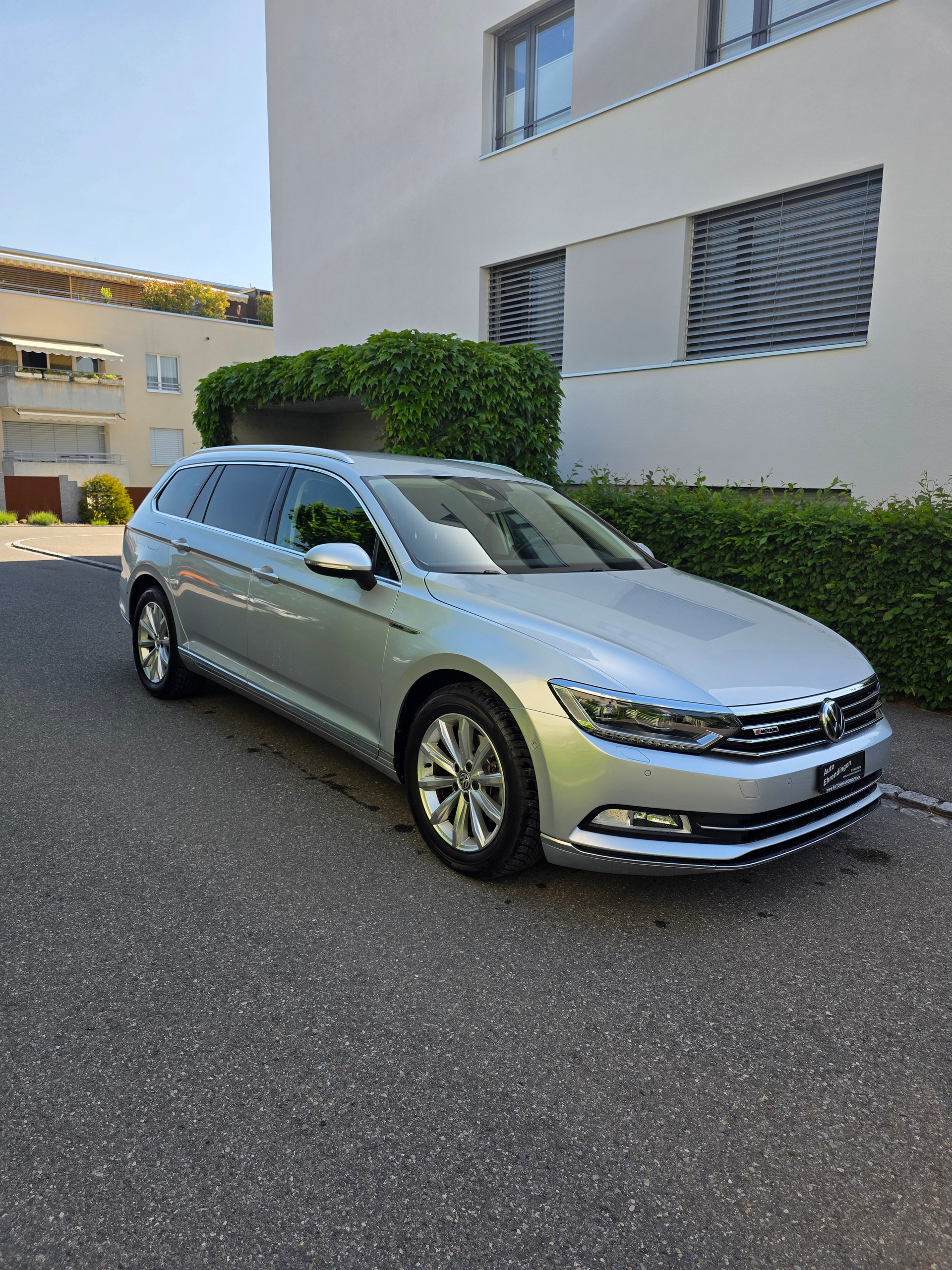 VW Passat Variant 2.0 TDI BMT Highline DSG 4Motion-showroom-element-3