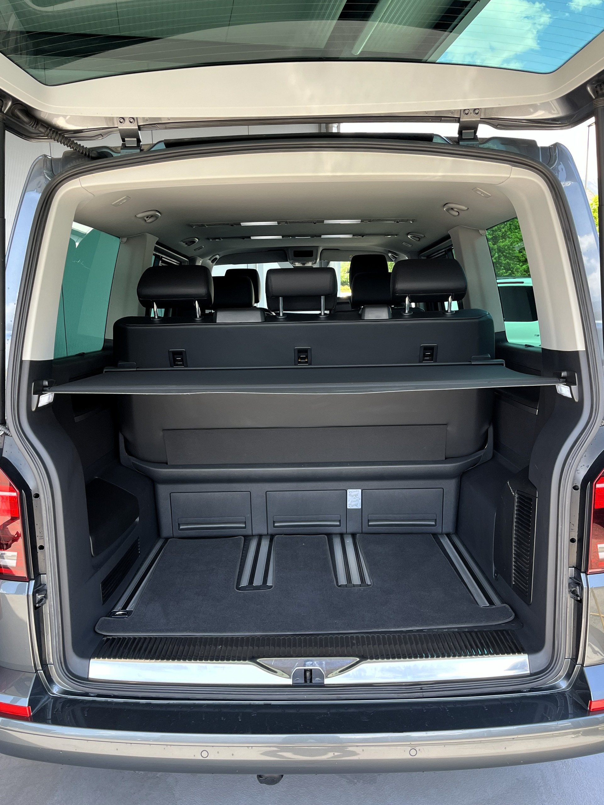 VW T6.1 Multivan 2.0 Bi-TDI Highline Liberty 4Mot. DSG-image-19